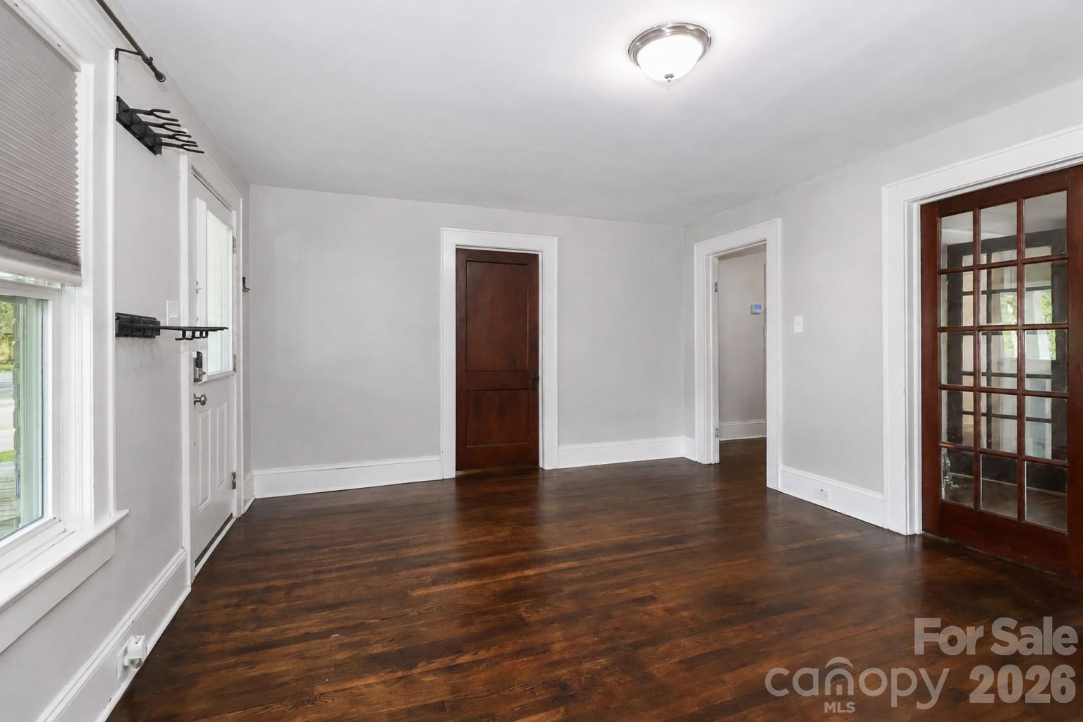 401 N Oakland Avenue — Statesville