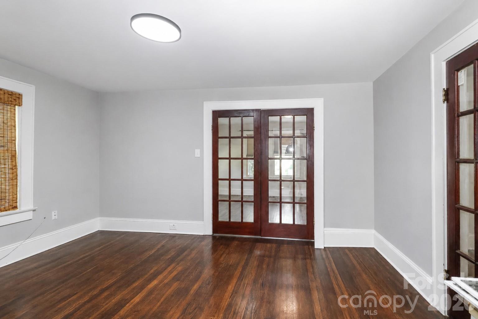 401 N Oakland Avenue — Statesville