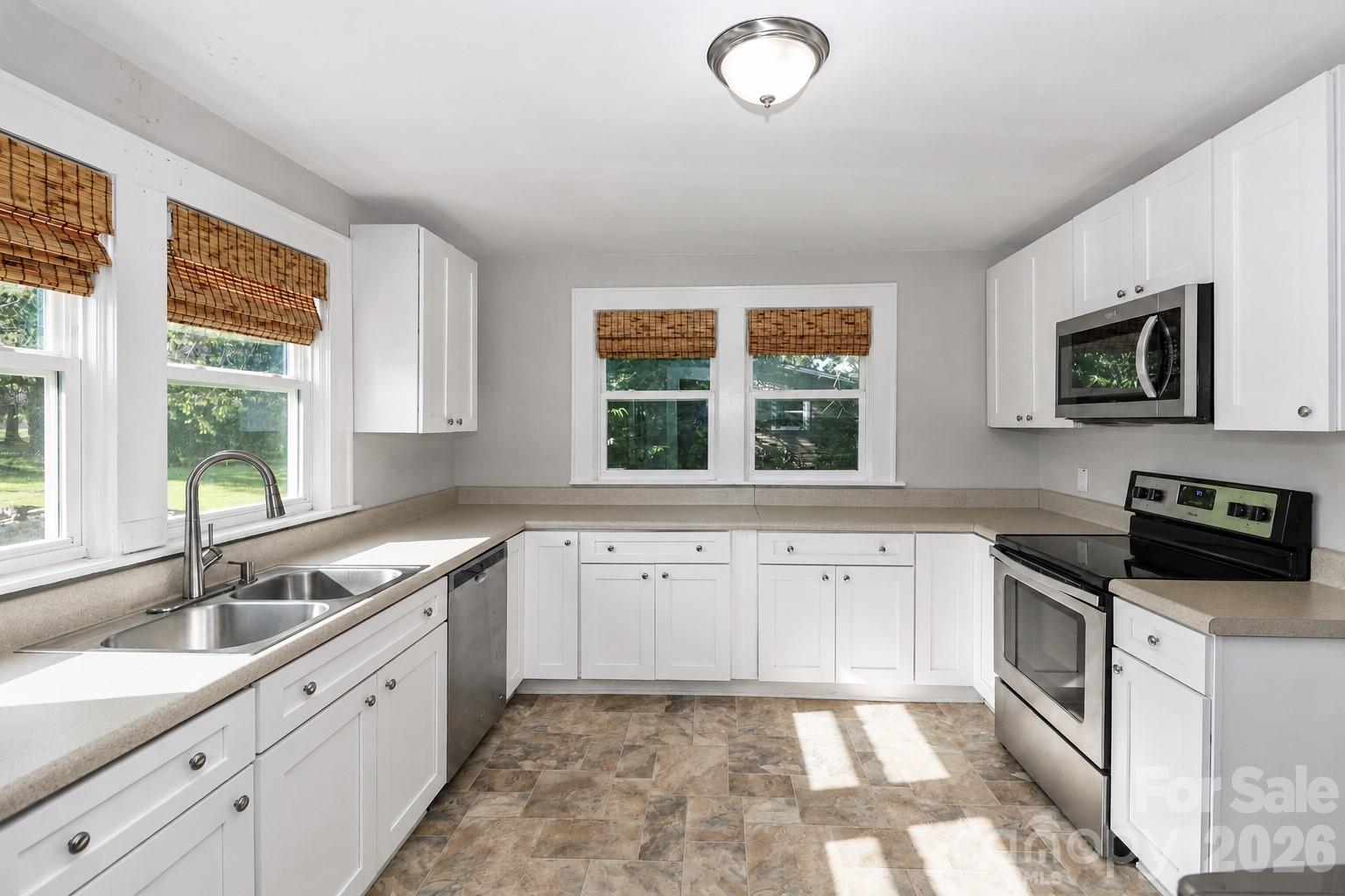 401 N Oakland Avenue — Statesville