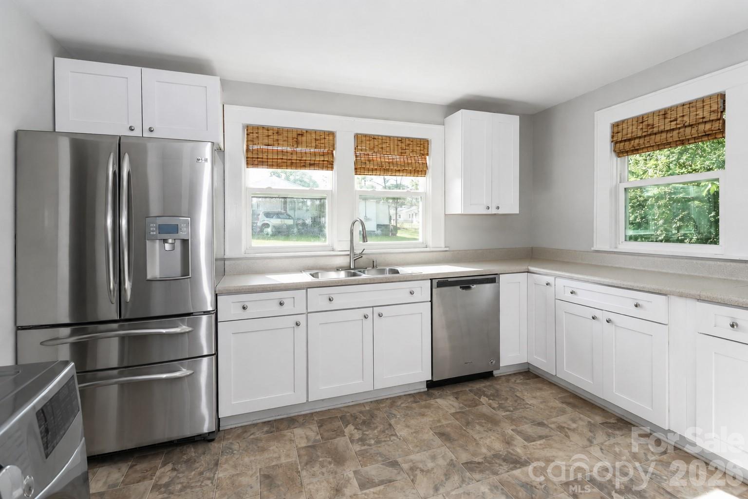 401 N Oakland Avenue — Statesville