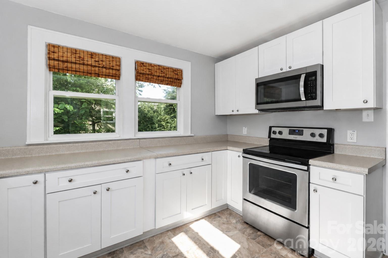 401 N Oakland Avenue — Statesville