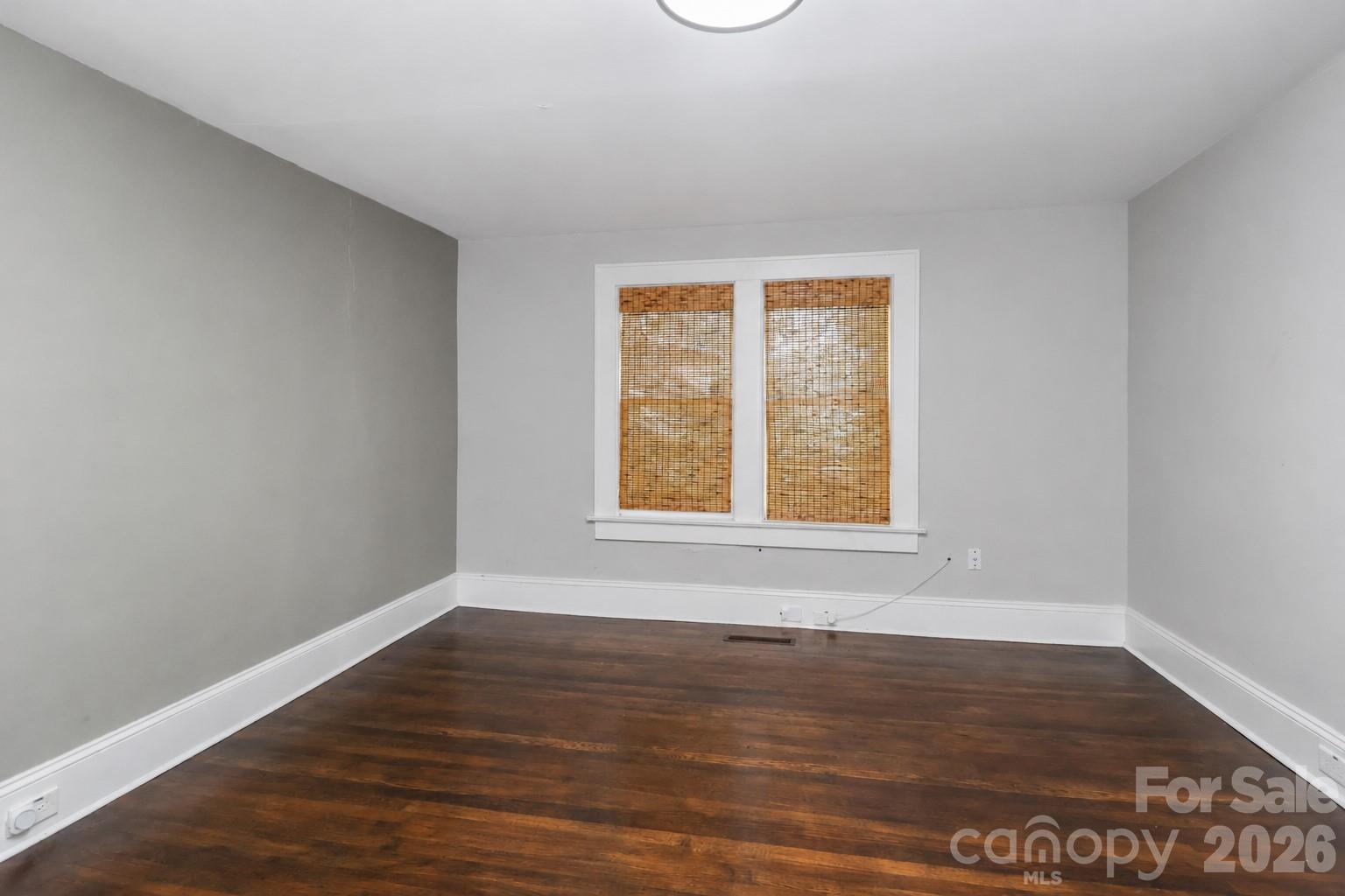 401 N Oakland Avenue — Statesville
