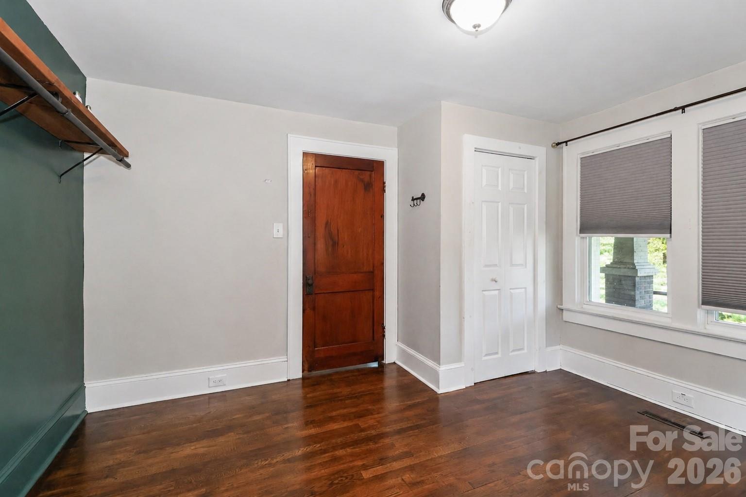 401 N Oakland Avenue — Statesville