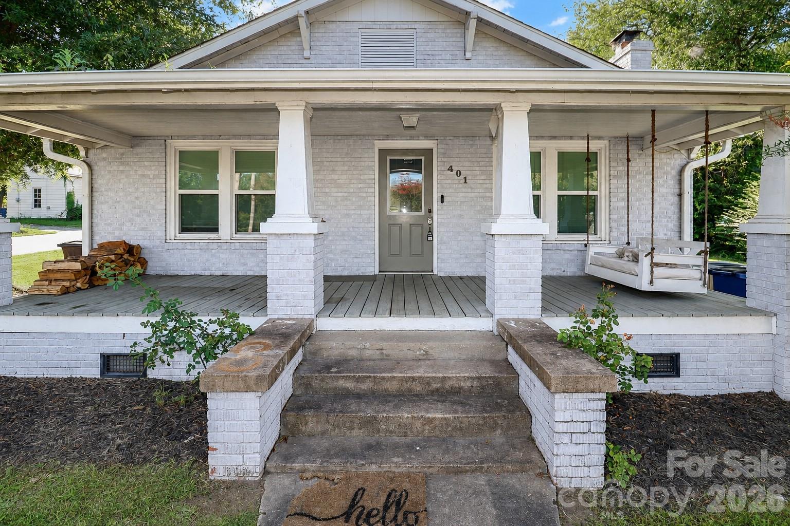 401 N Oakland Avenue — Statesville