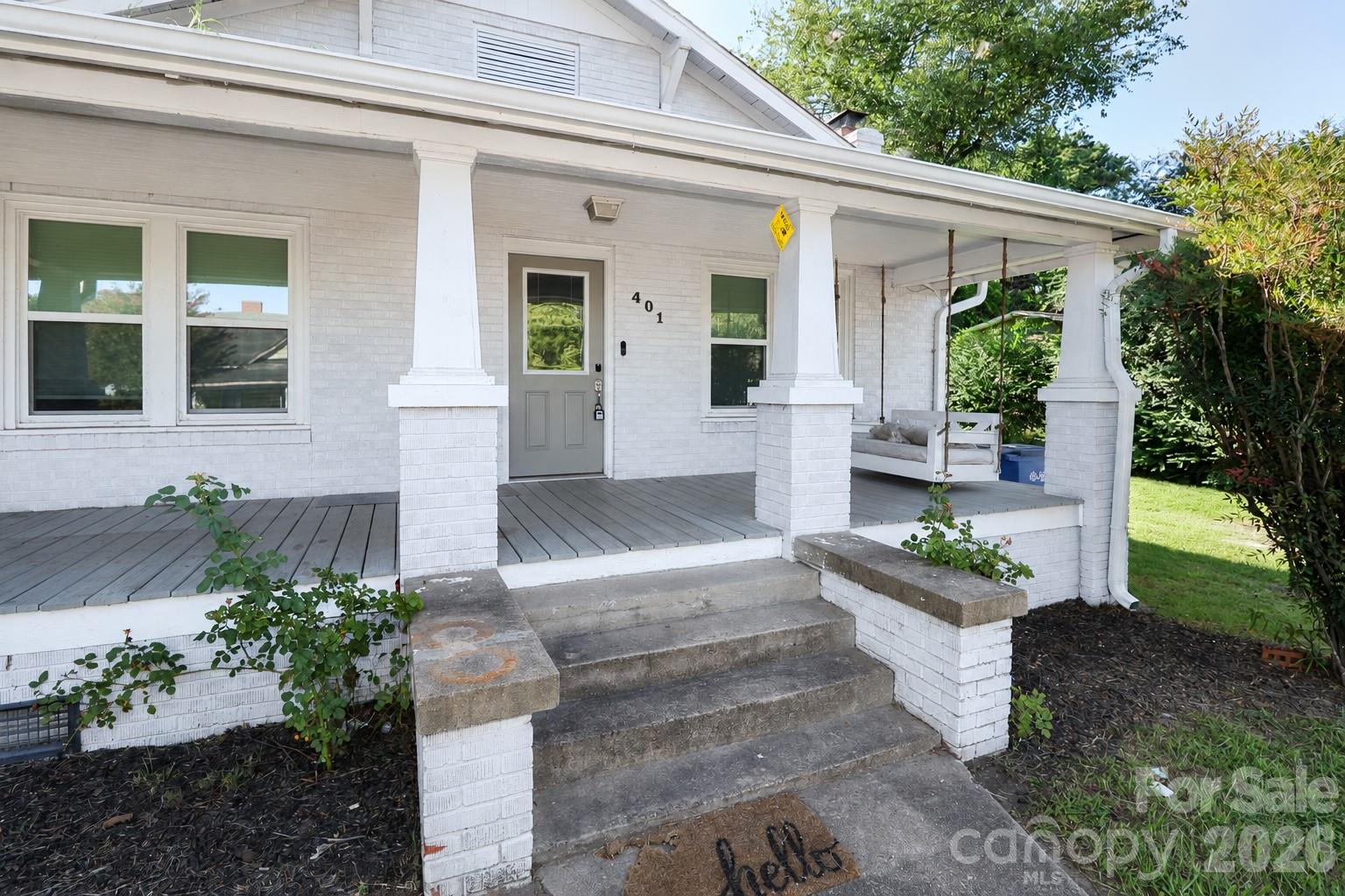 401 N Oakland Avenue — Statesville
