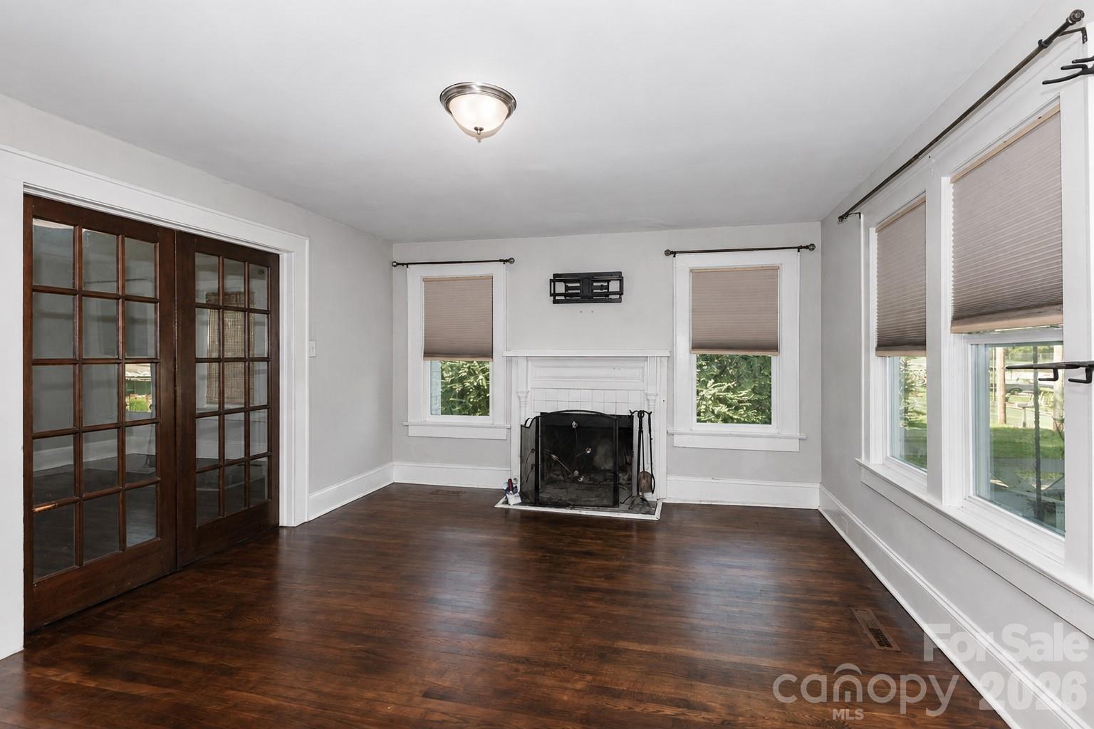 401 N Oakland Avenue — Statesville