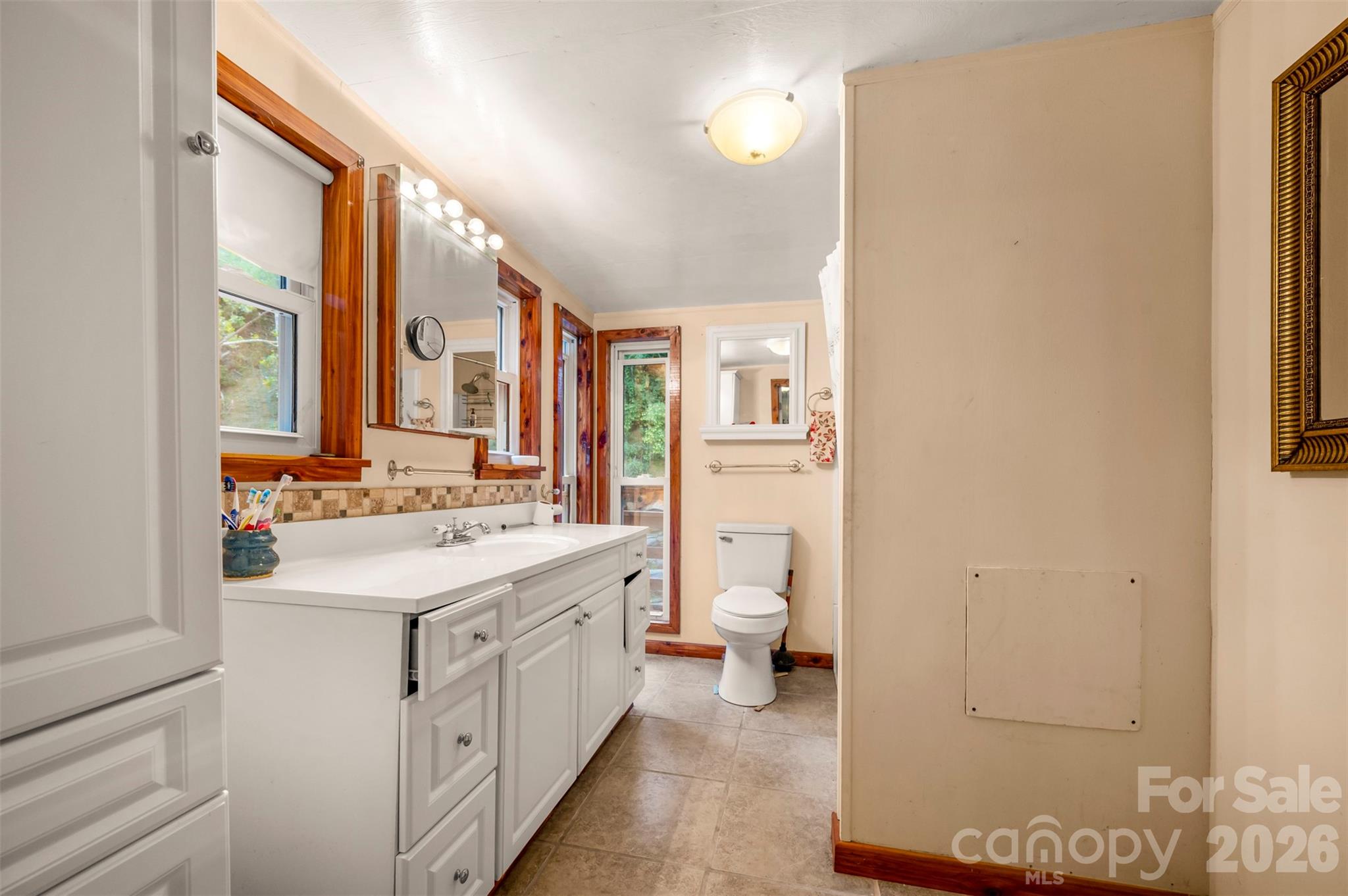 1008 Hardison Falls Trail — Hendersonville