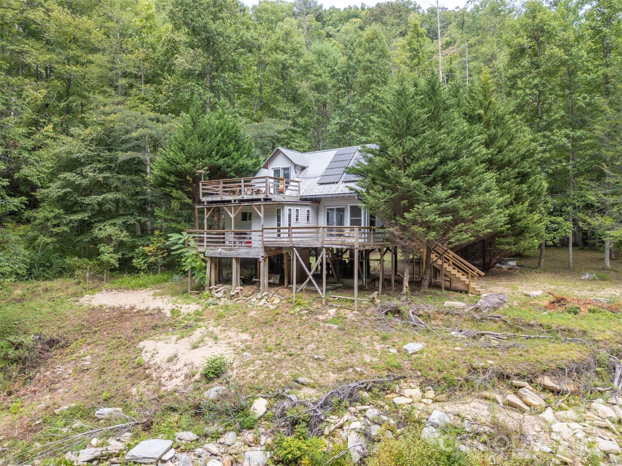 1008 Hardison Falls Trail — Hendersonville