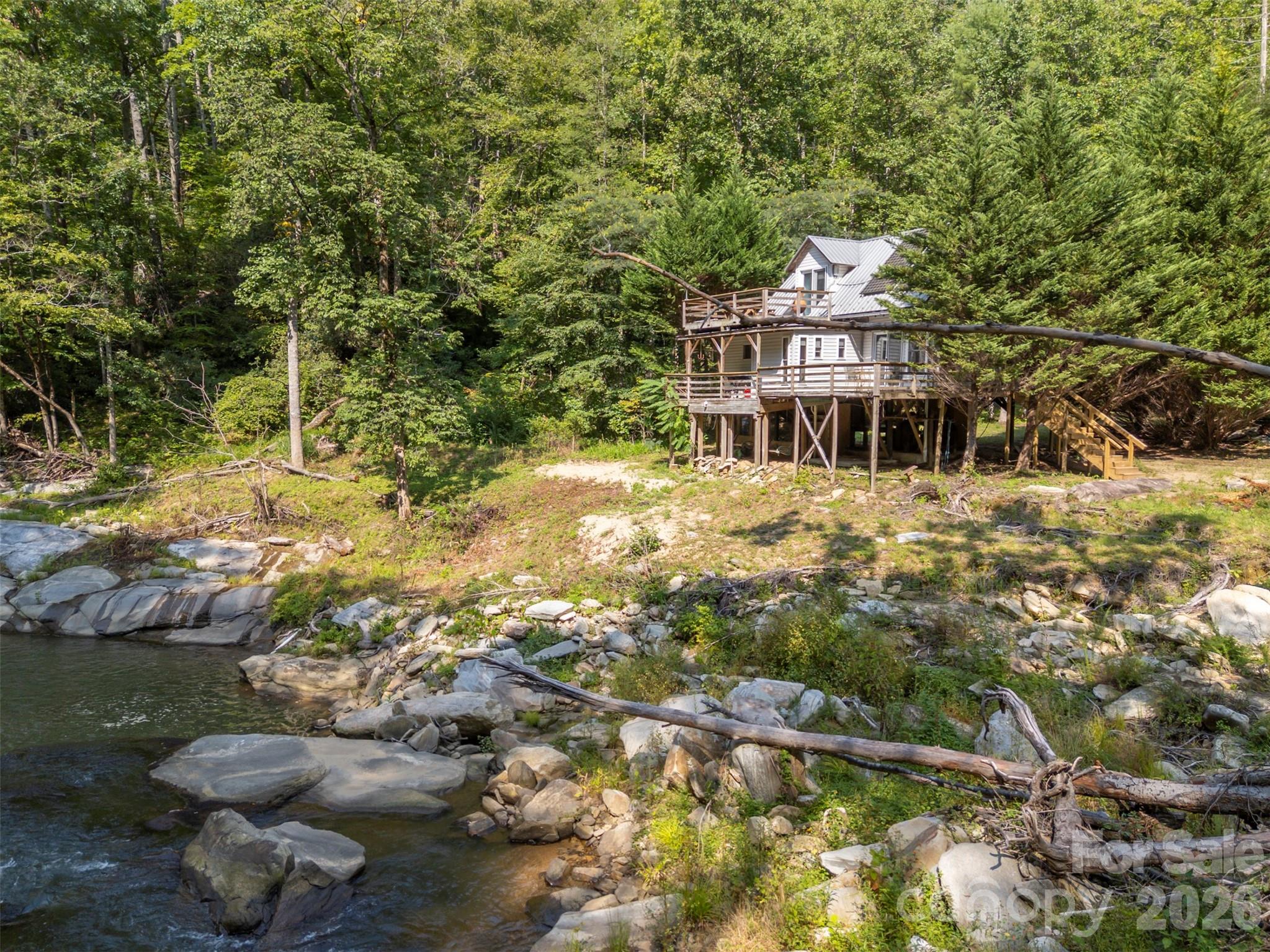 1008 Hardison Falls Trail — Hendersonville