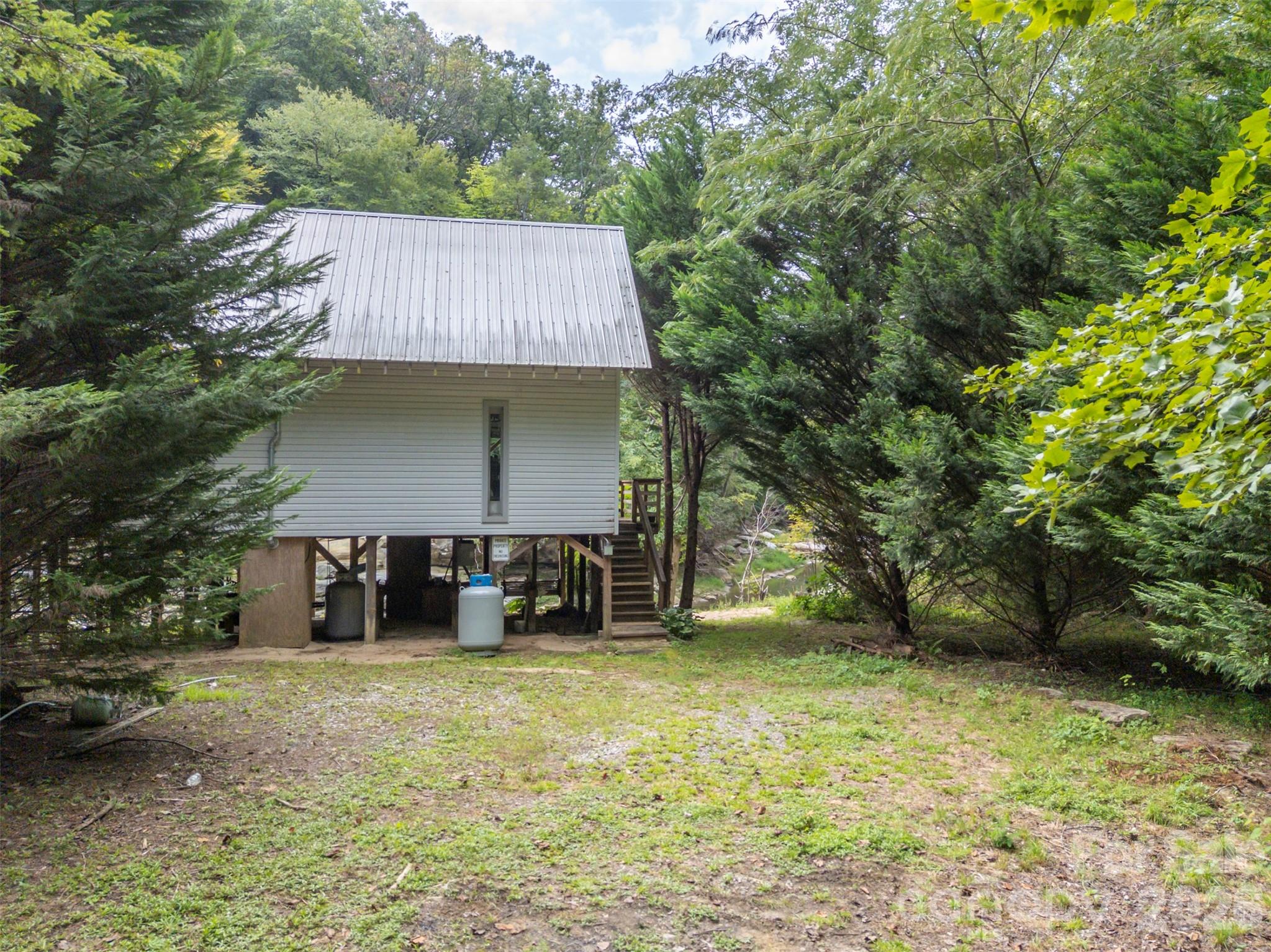1008 Hardison Falls Trail — Hendersonville