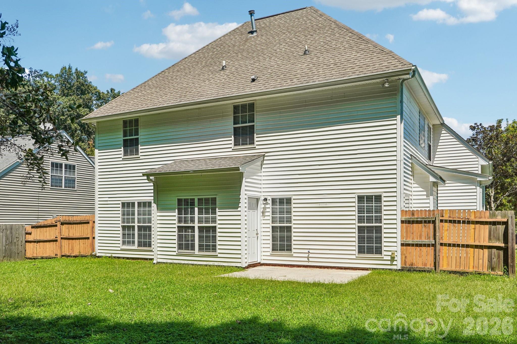 1916 Wilrose Place — Matthews