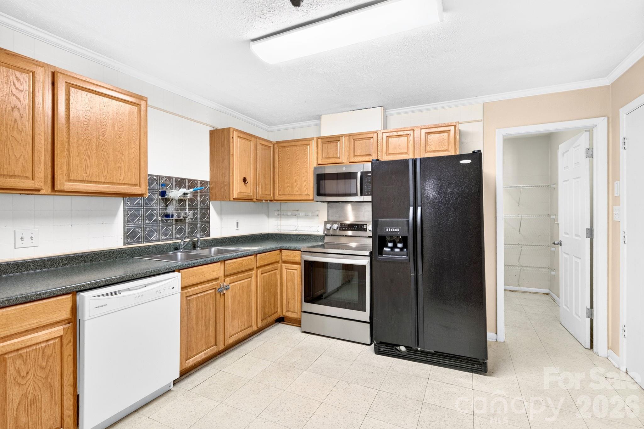 483 Caribou Road — Asheville