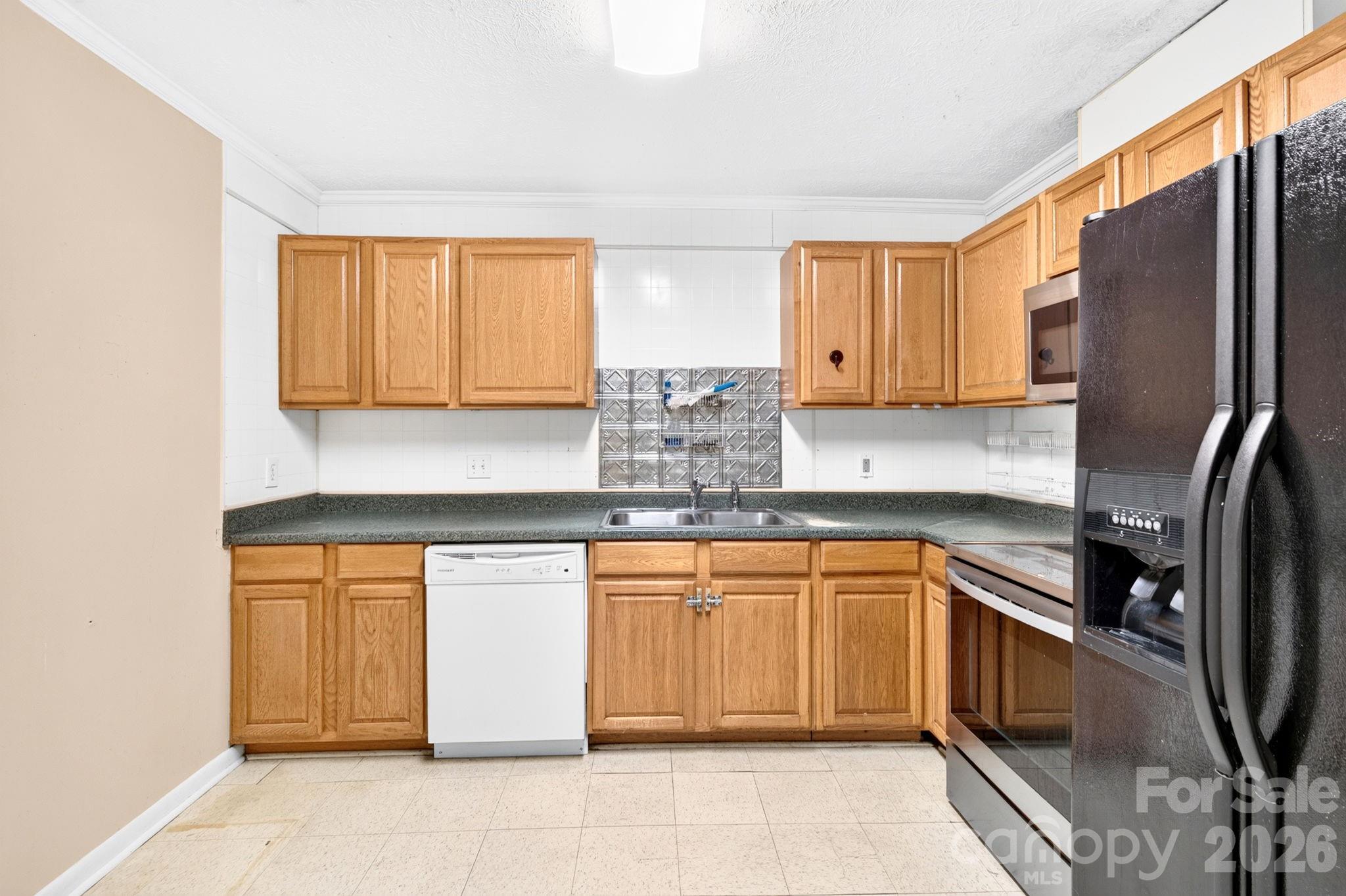 483 Caribou Road — Asheville