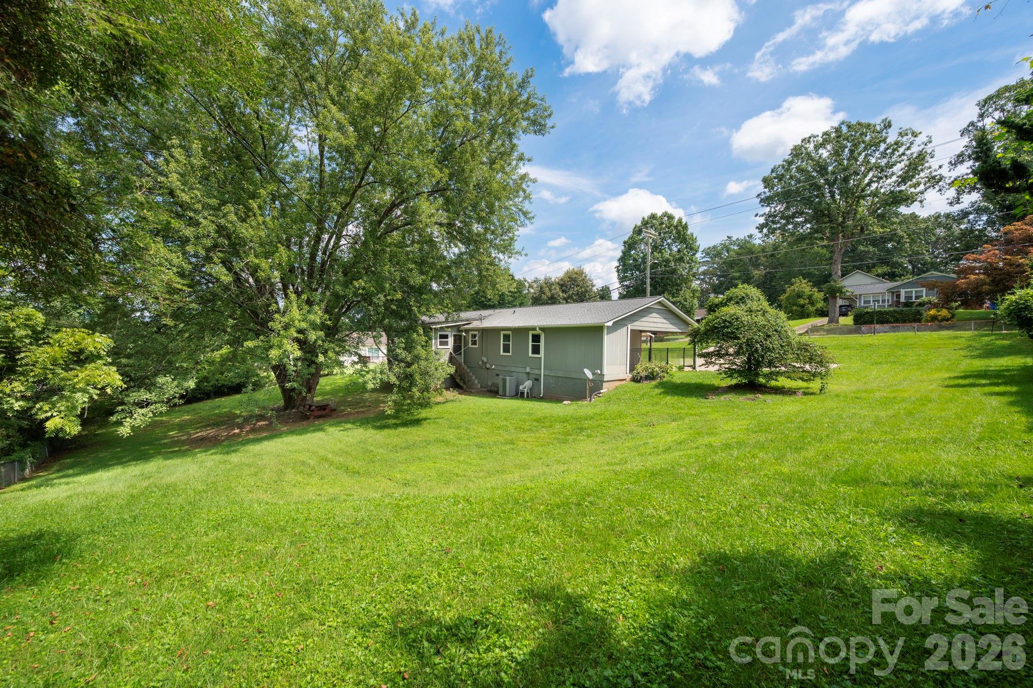 483 Caribou Road — Asheville