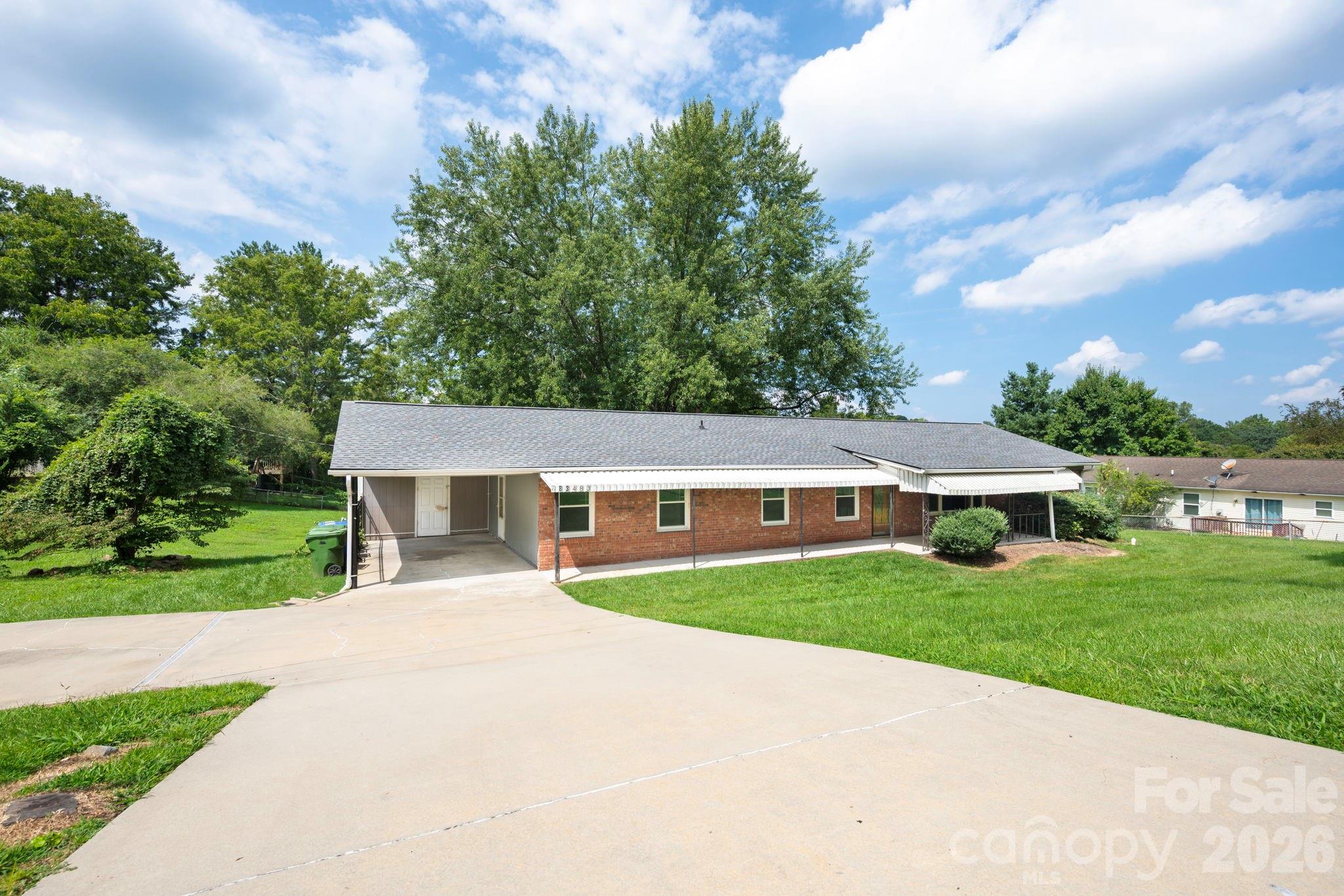 483 Caribou Road — Asheville