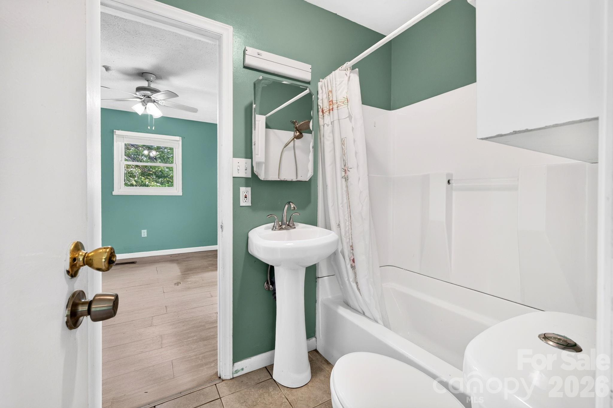 483 Caribou Road — Asheville