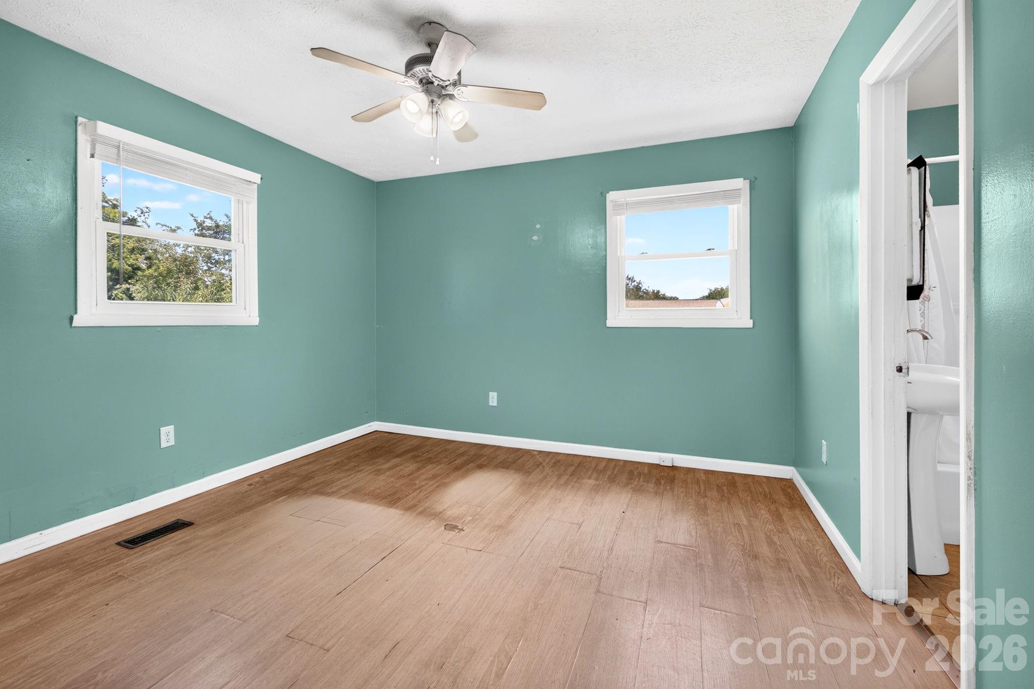 483 Caribou Road — Asheville