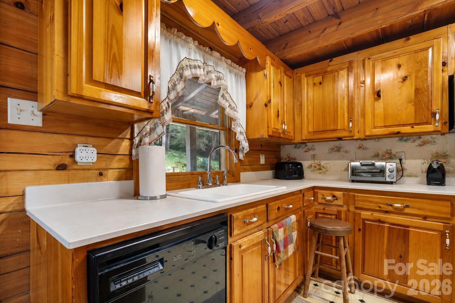 100 Goose Creek Road — Marion