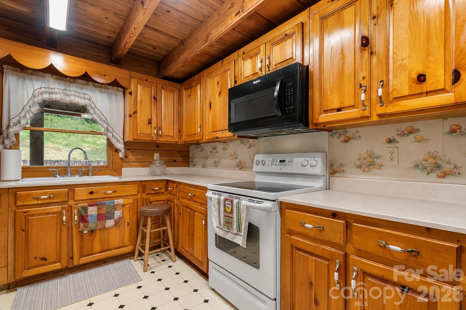 100 Goose Creek Road — Marion