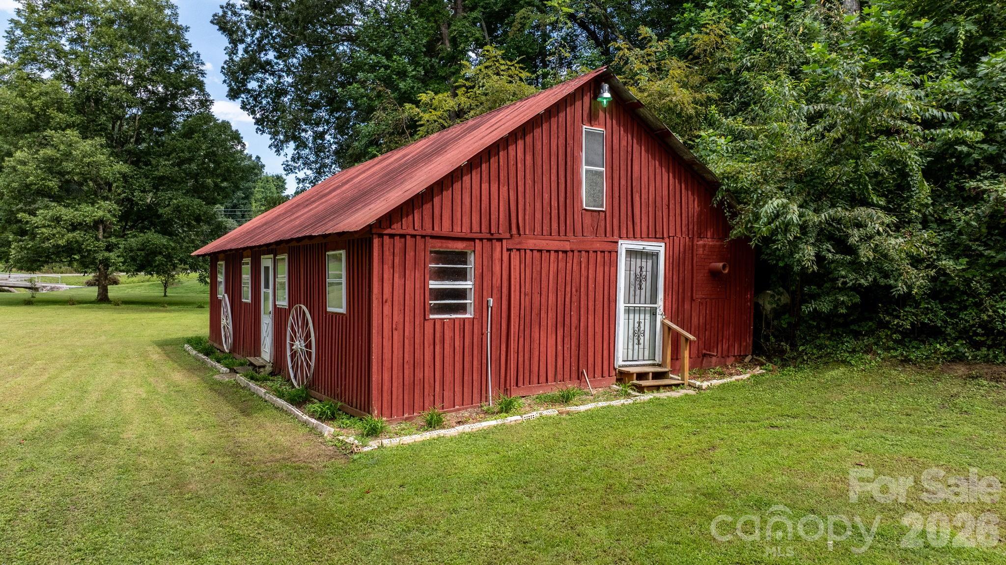 100 Goose Creek Road — Marion