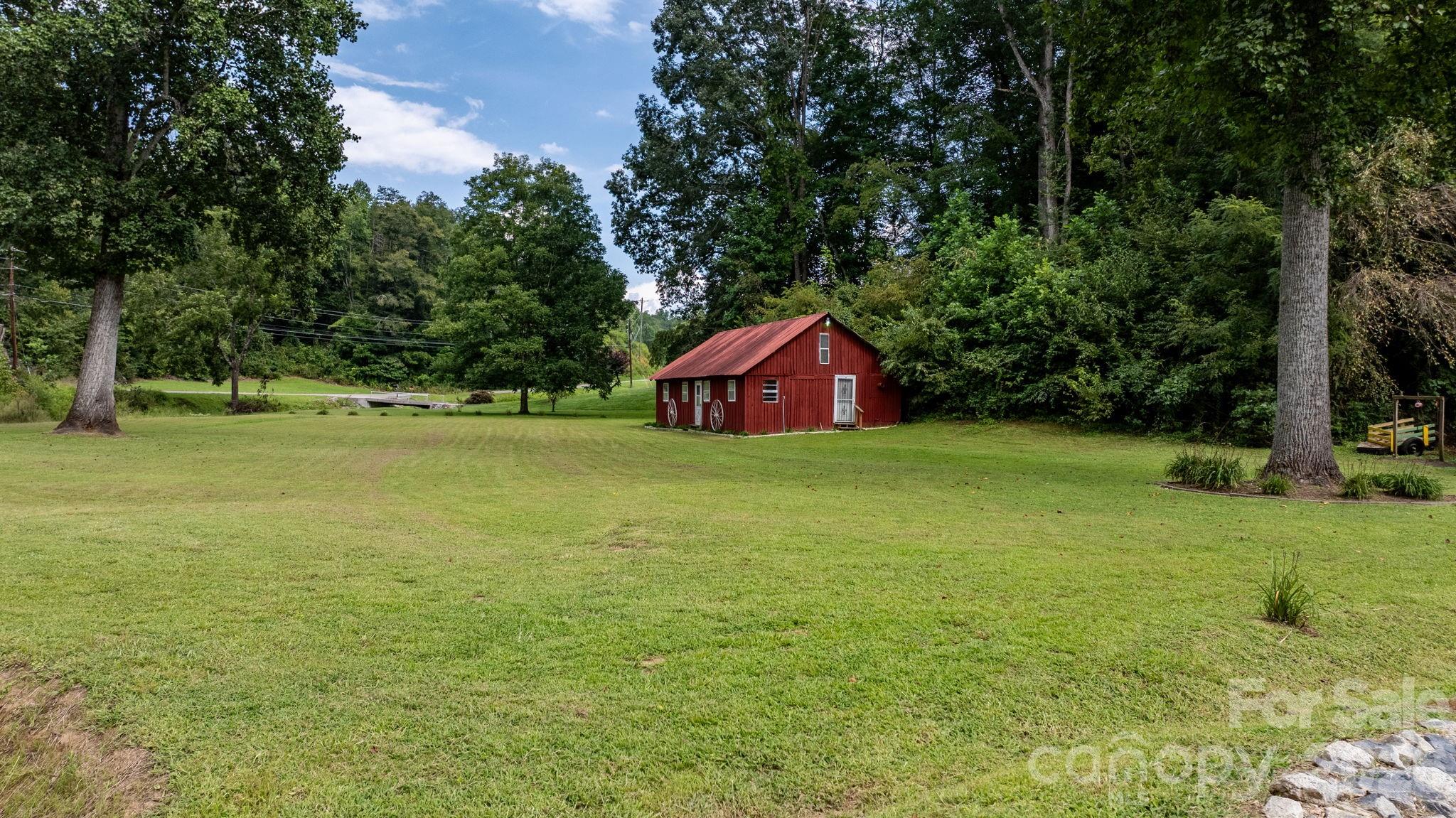 100 Goose Creek Road — Marion