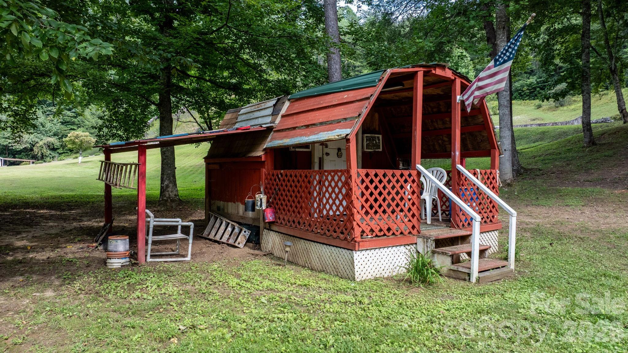 100 Goose Creek Road — Marion