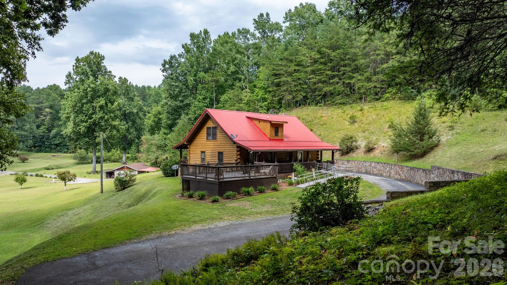 100 Goose Creek Road — Marion