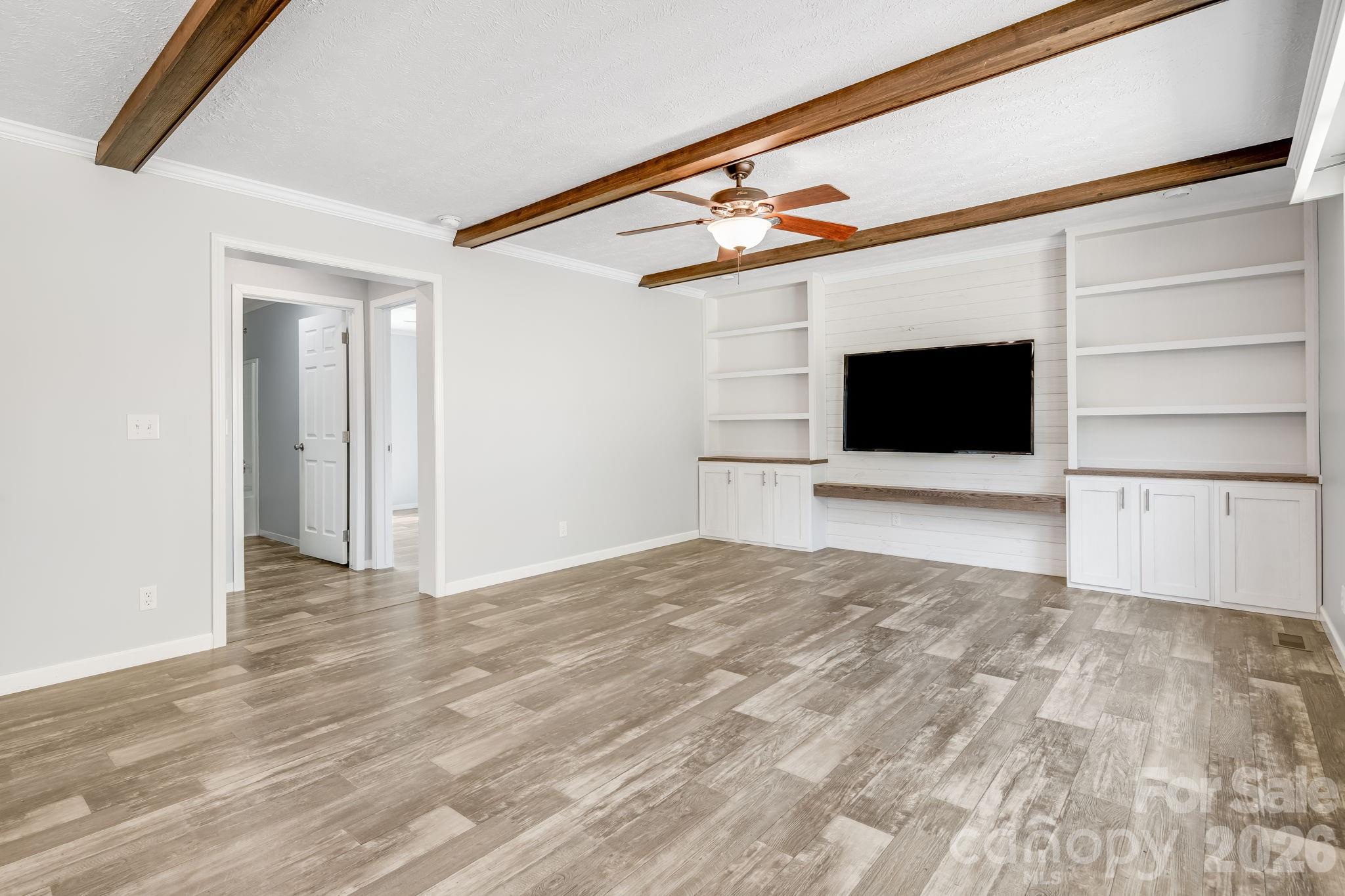 162 Phillips Valley Road — Mars Hill