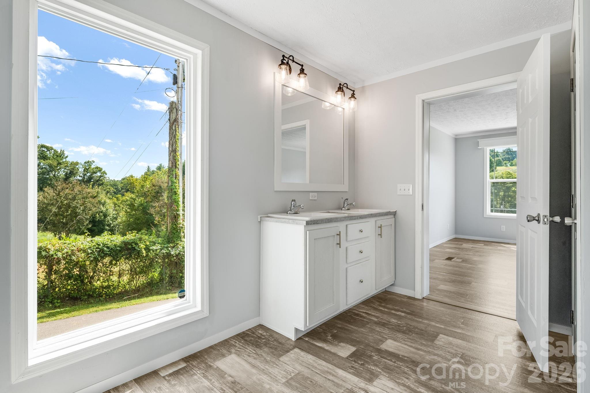 162 Phillips Valley Road — Mars Hill