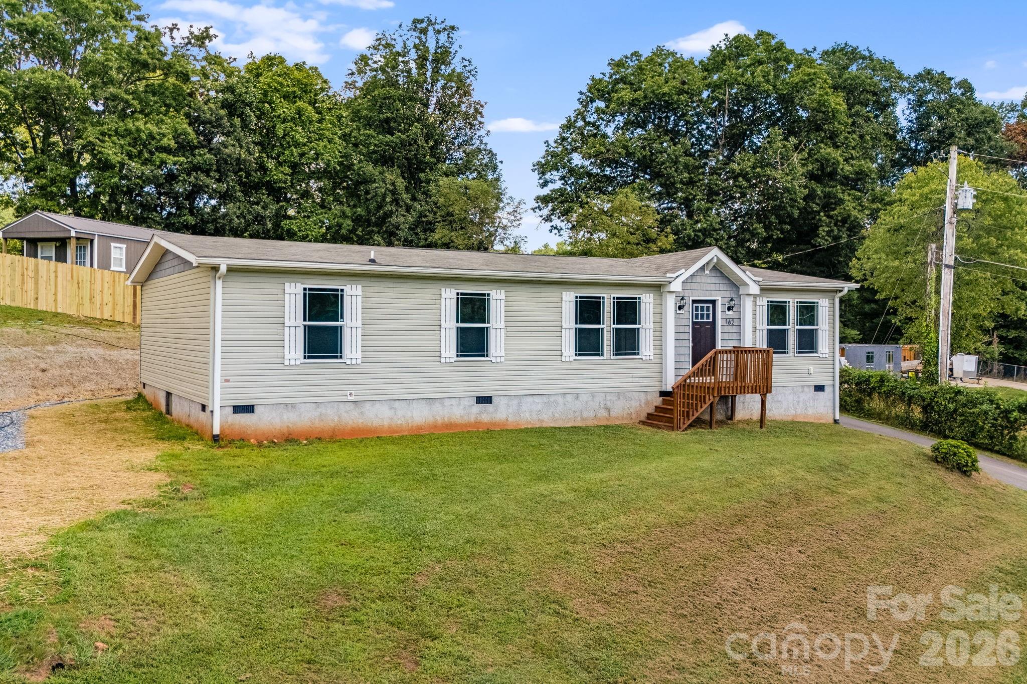 162 Phillips Valley Road — Mars Hill
