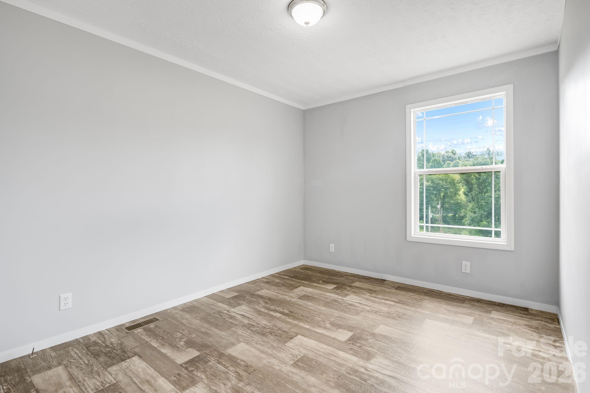 162 Phillips Valley Road — Mars Hill