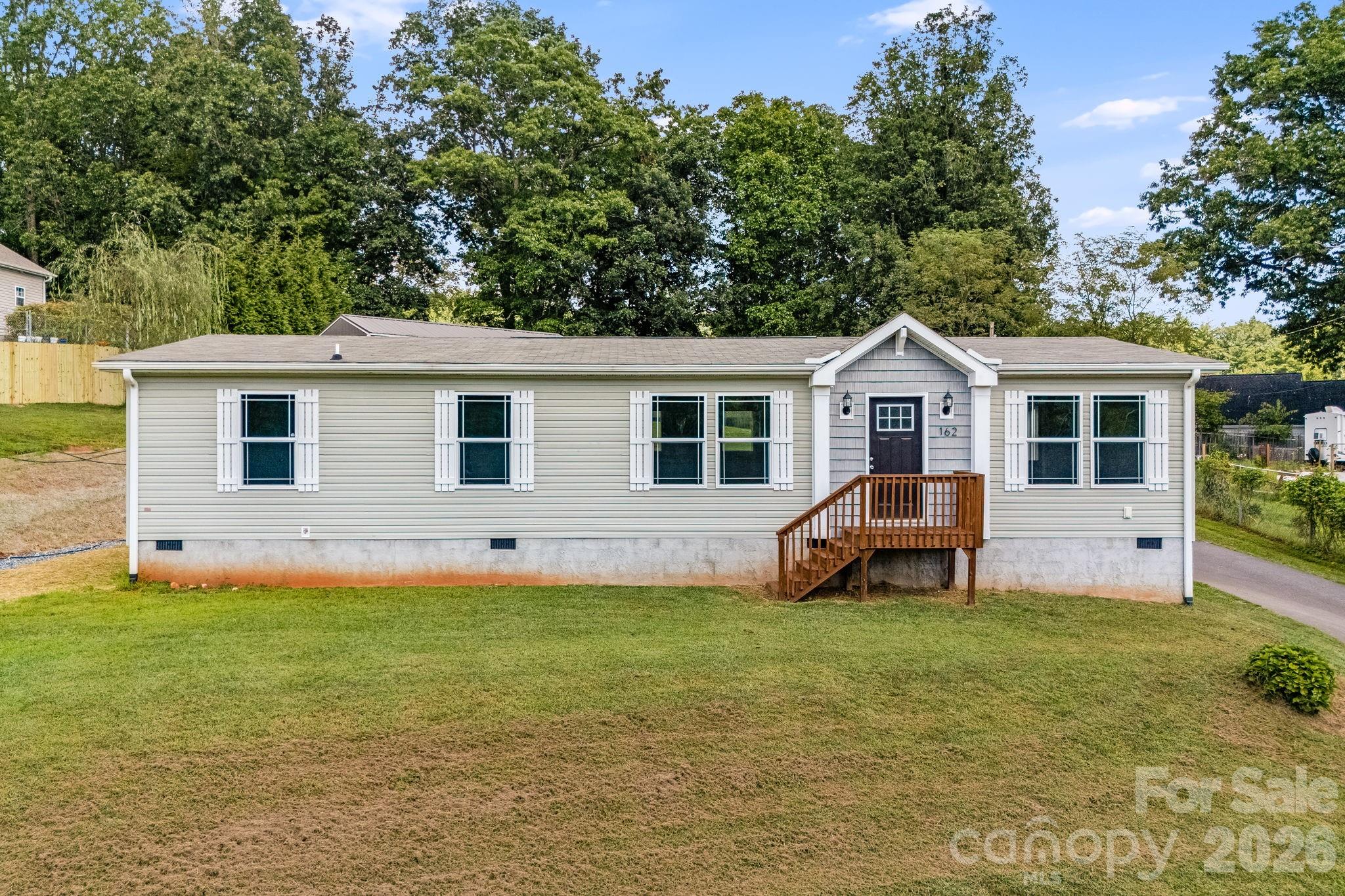 162 Phillips Valley Road — Mars Hill
