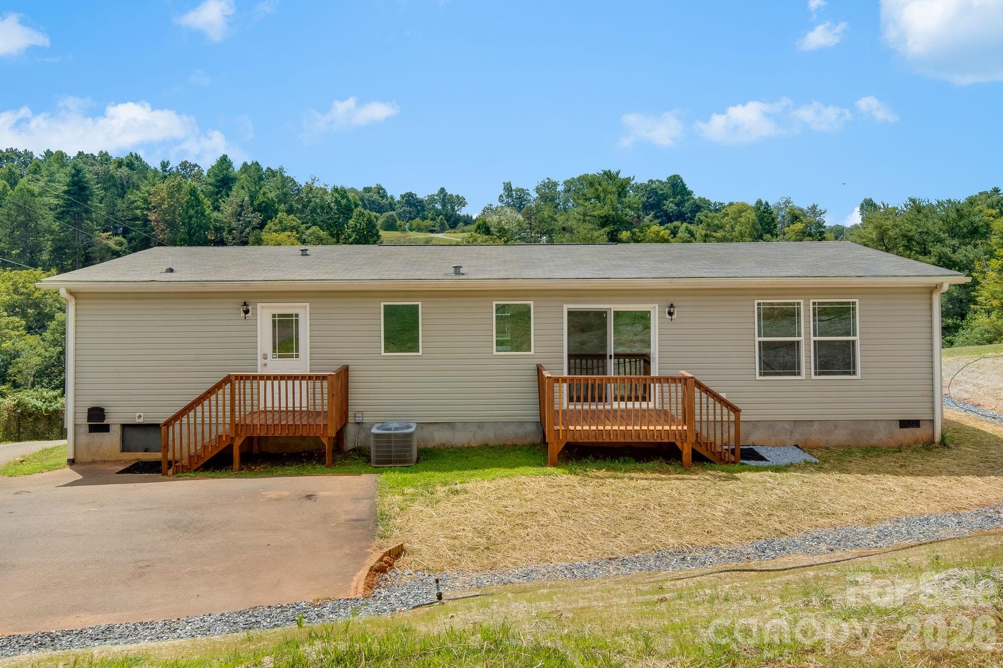 162 Phillips Valley Road — Mars Hill