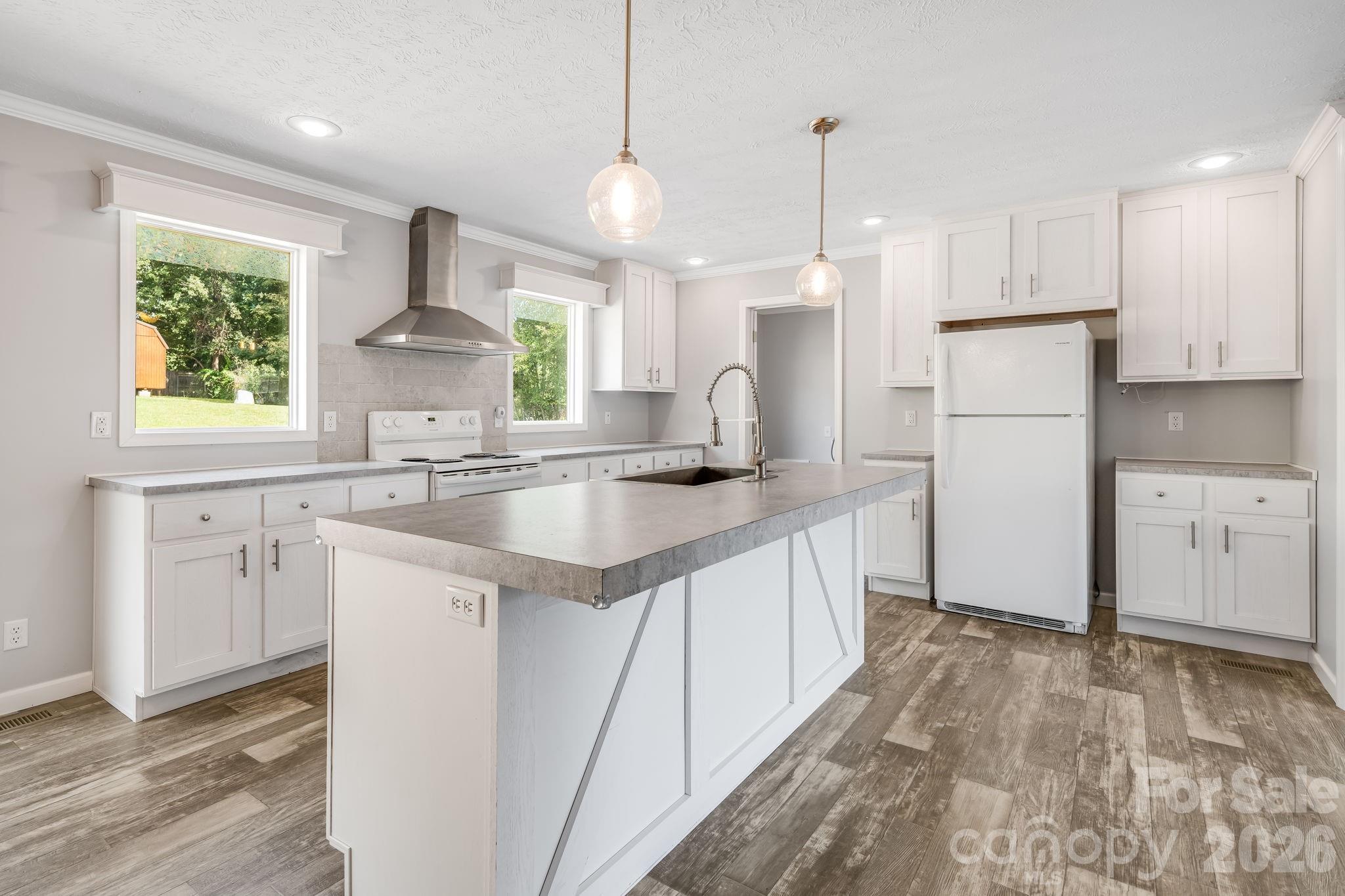 162 Phillips Valley Road — Mars Hill