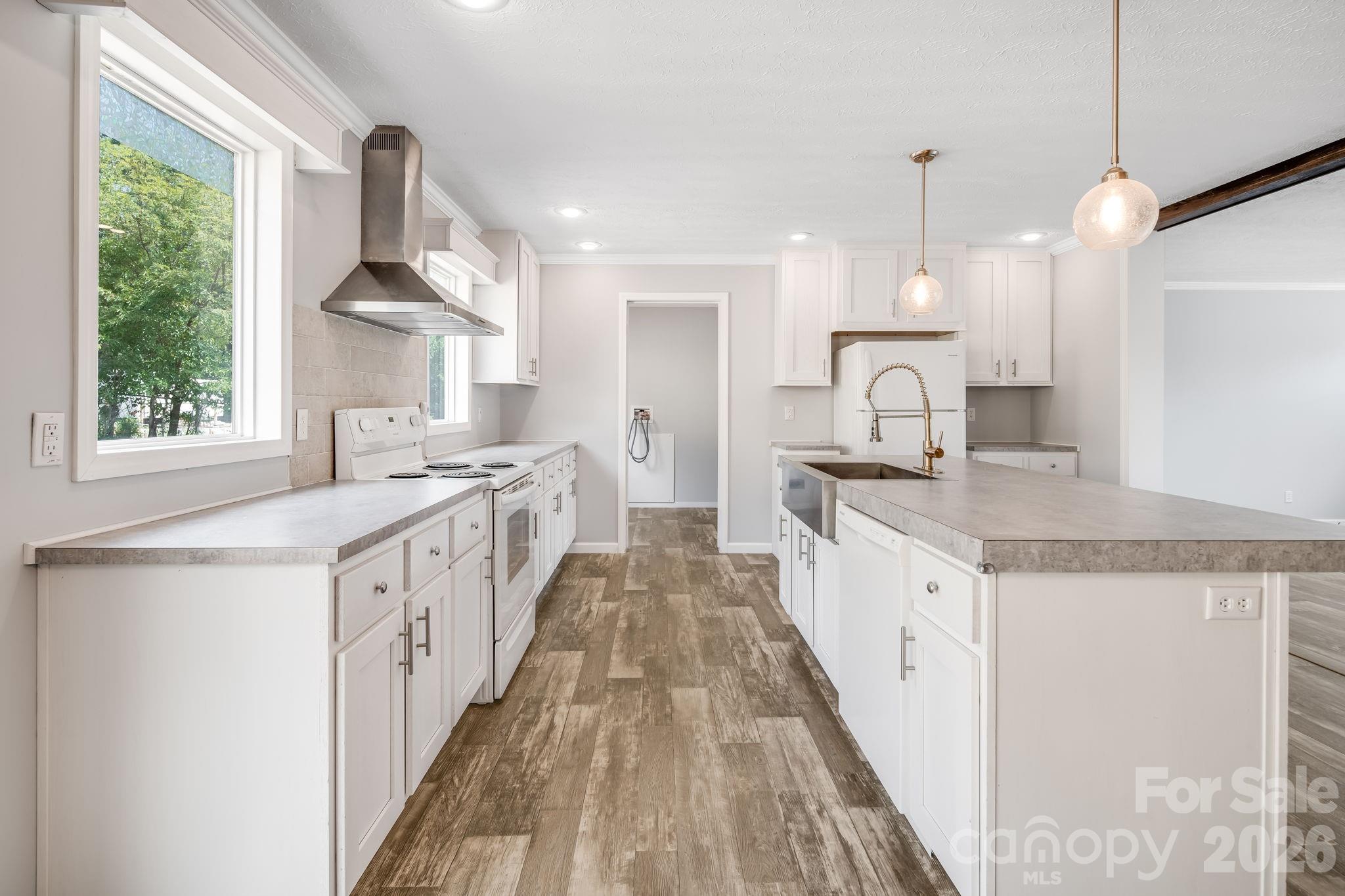 162 Phillips Valley Road — Mars Hill