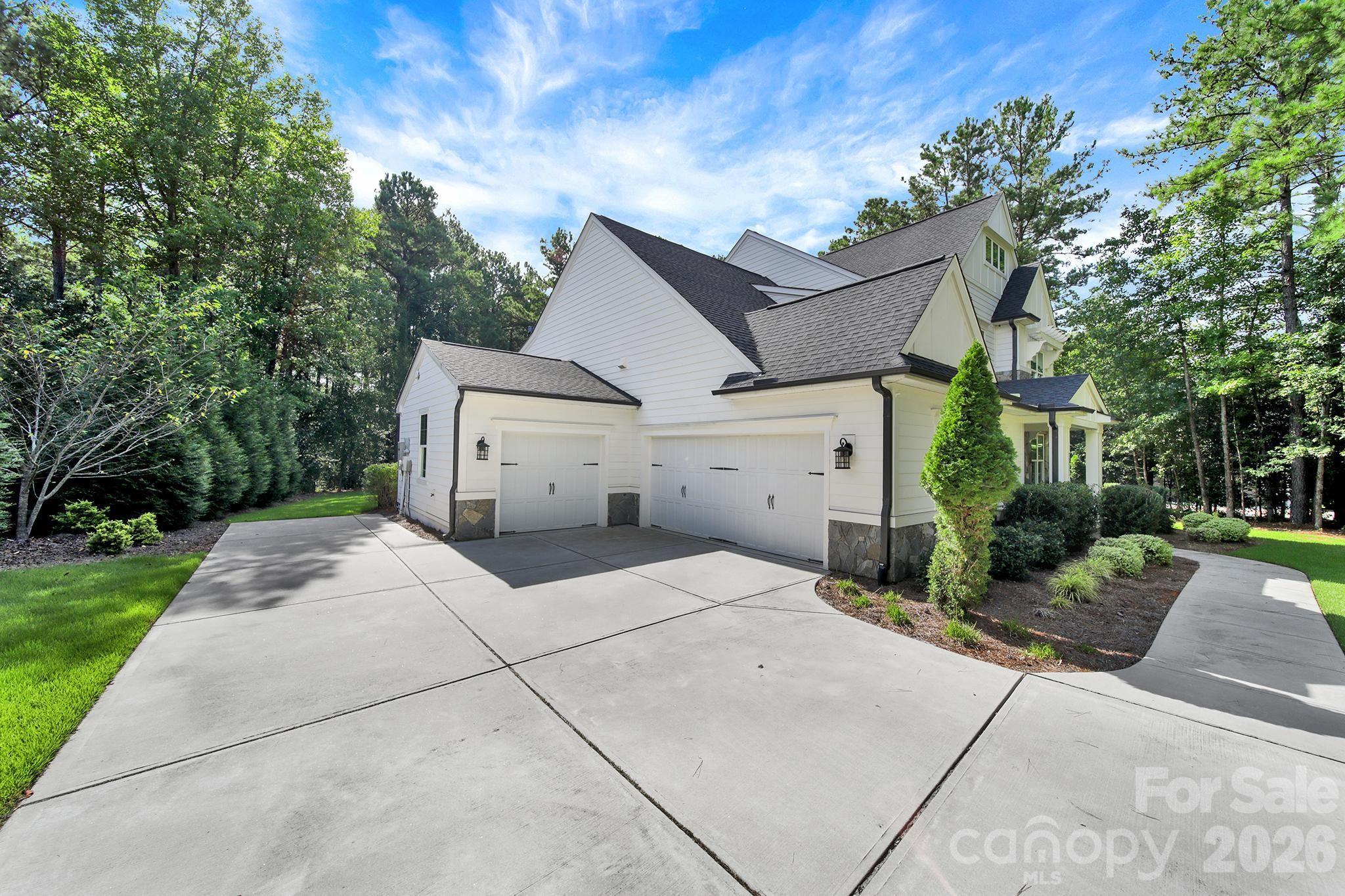 6083 Chimney Bluff Road — Lancaster