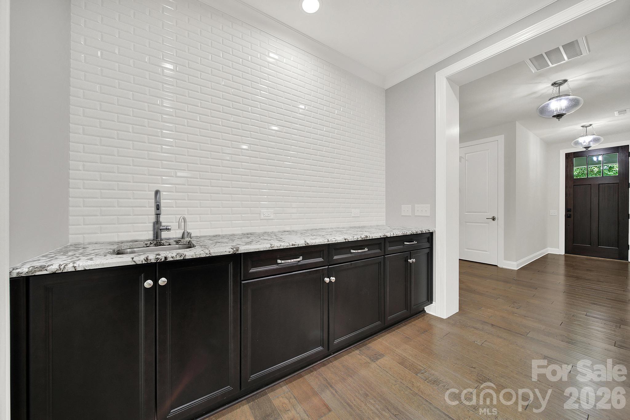 6083 Chimney Bluff Road — Lancaster