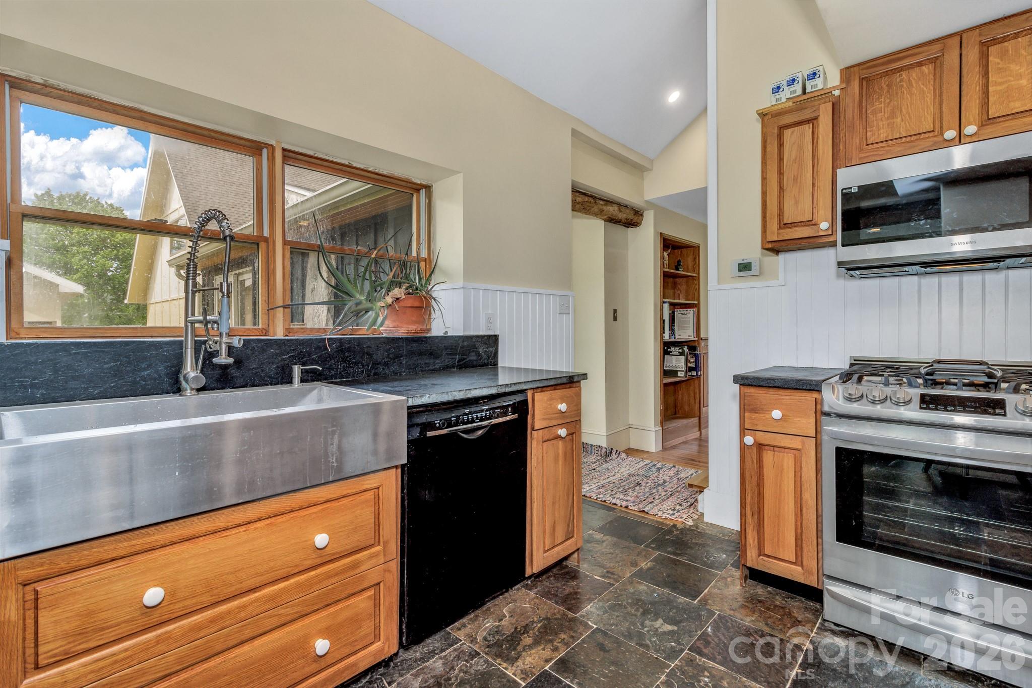 45 Sugar Cove Road — Weaverville