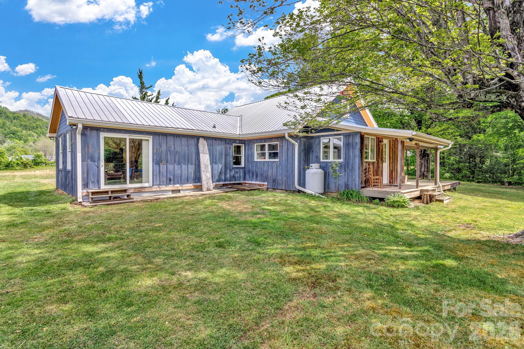 45 Sugar Cove Road — Weaverville
