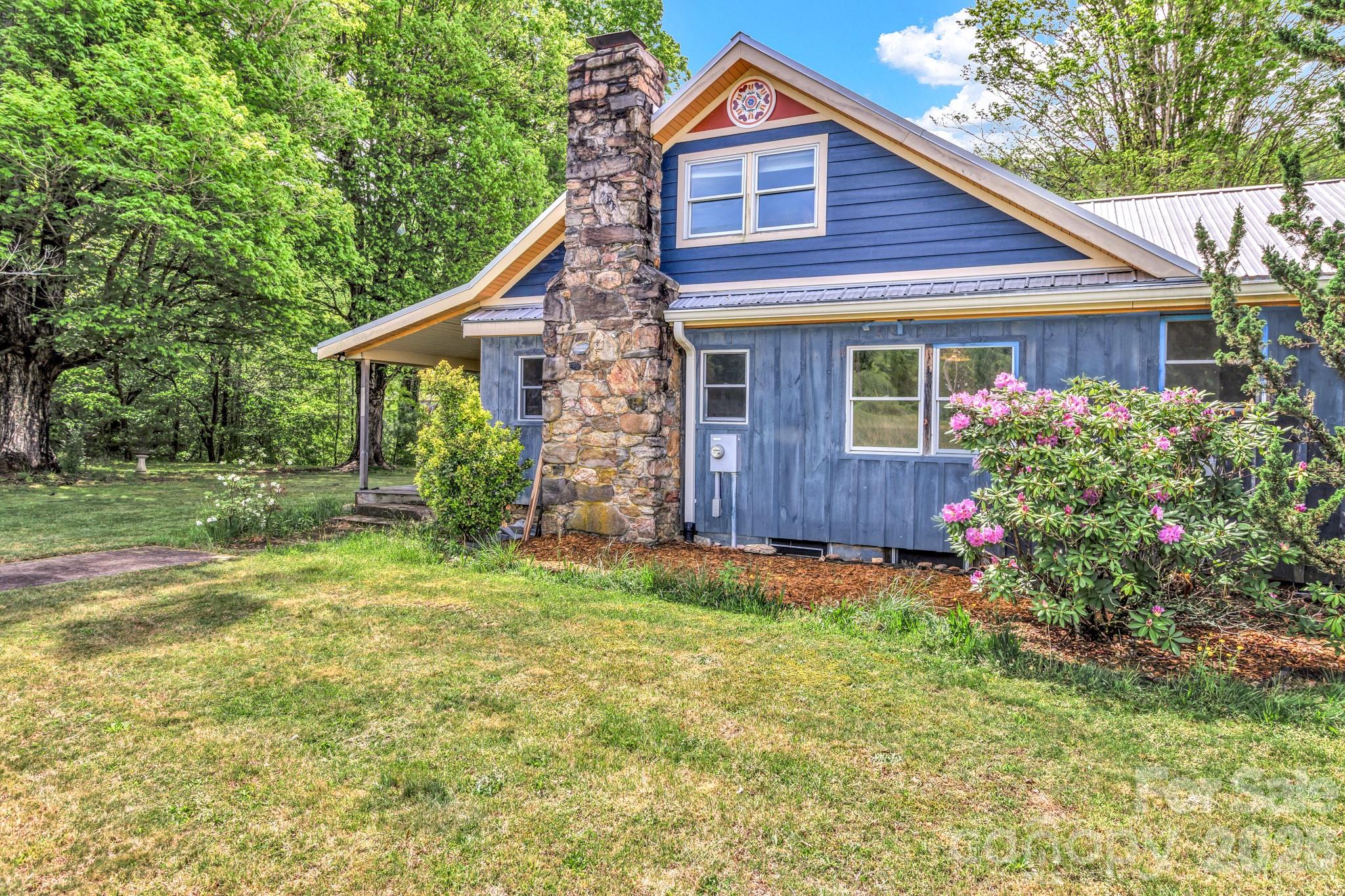 45 Sugar Cove Road — Weaverville
