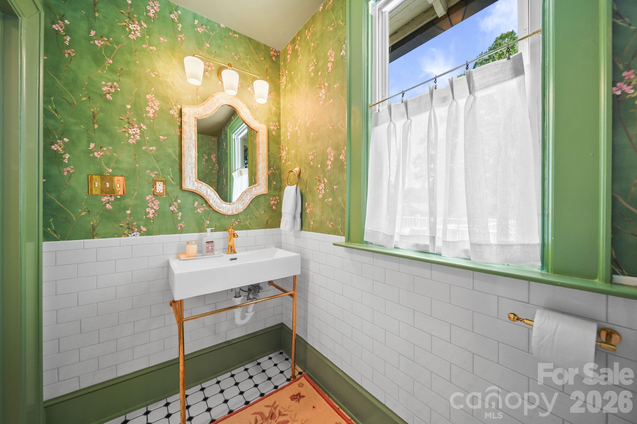424 S York Street — Gastonia