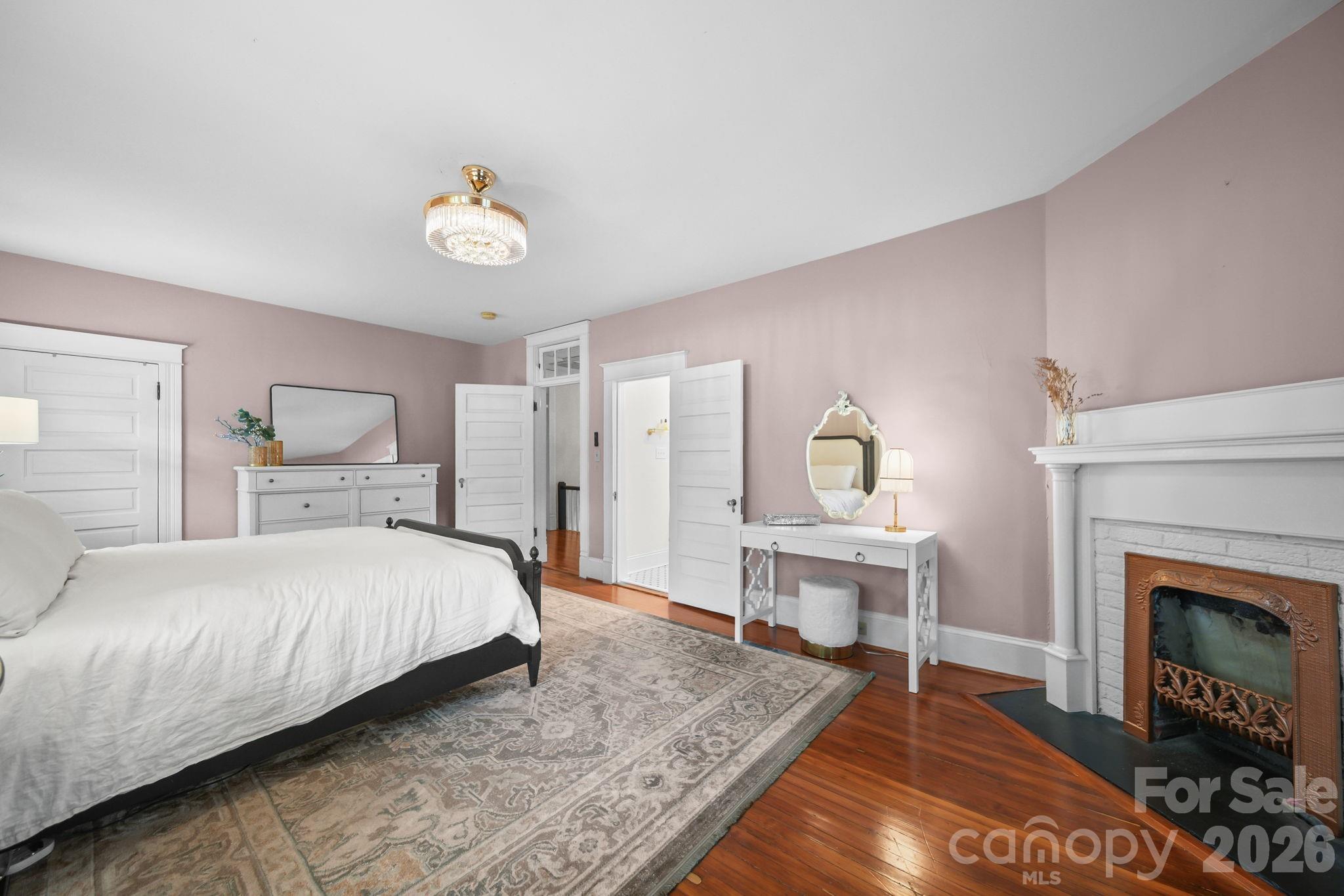 424 S York Street — Gastonia