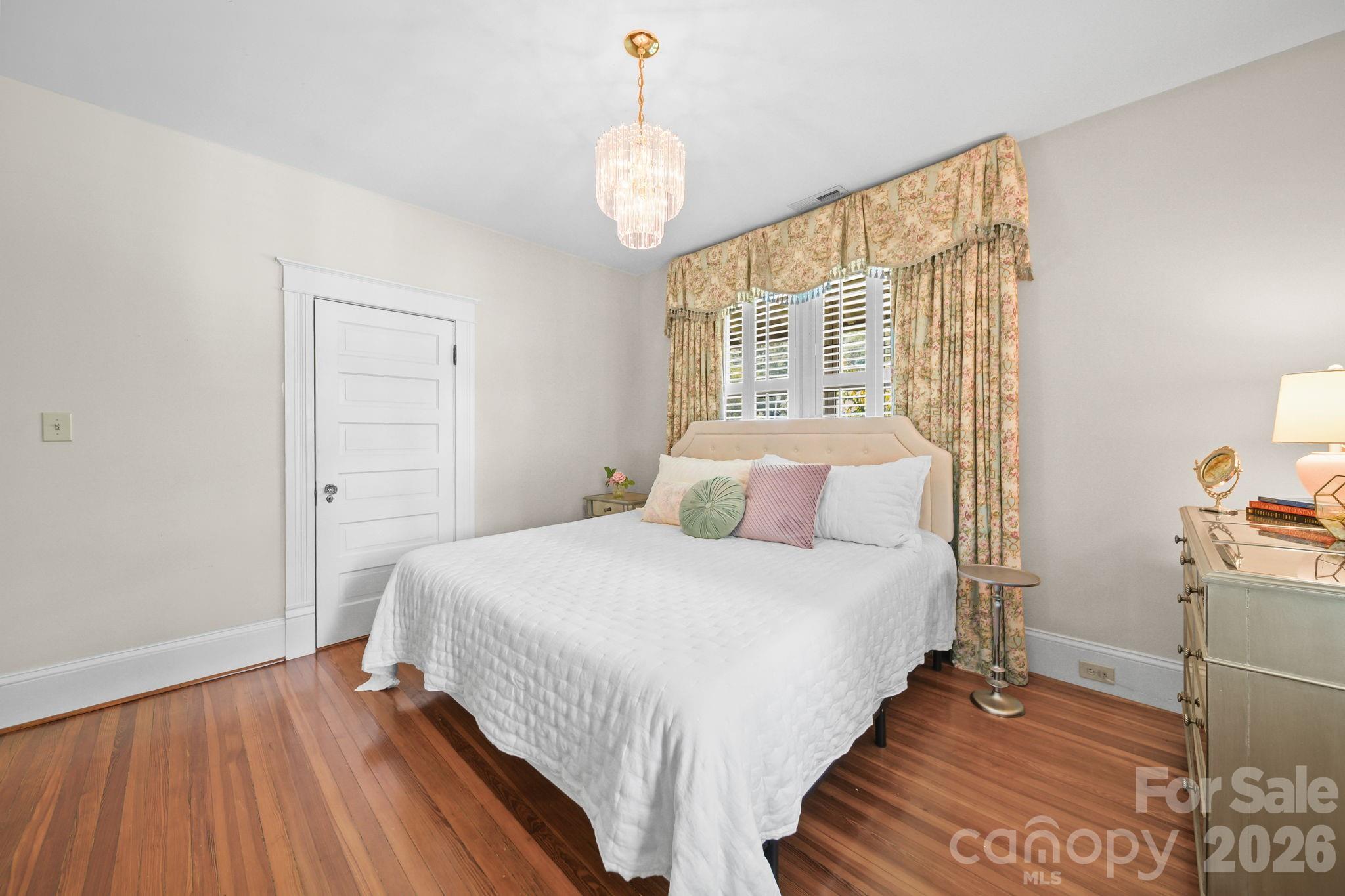 424 S York Street — Gastonia