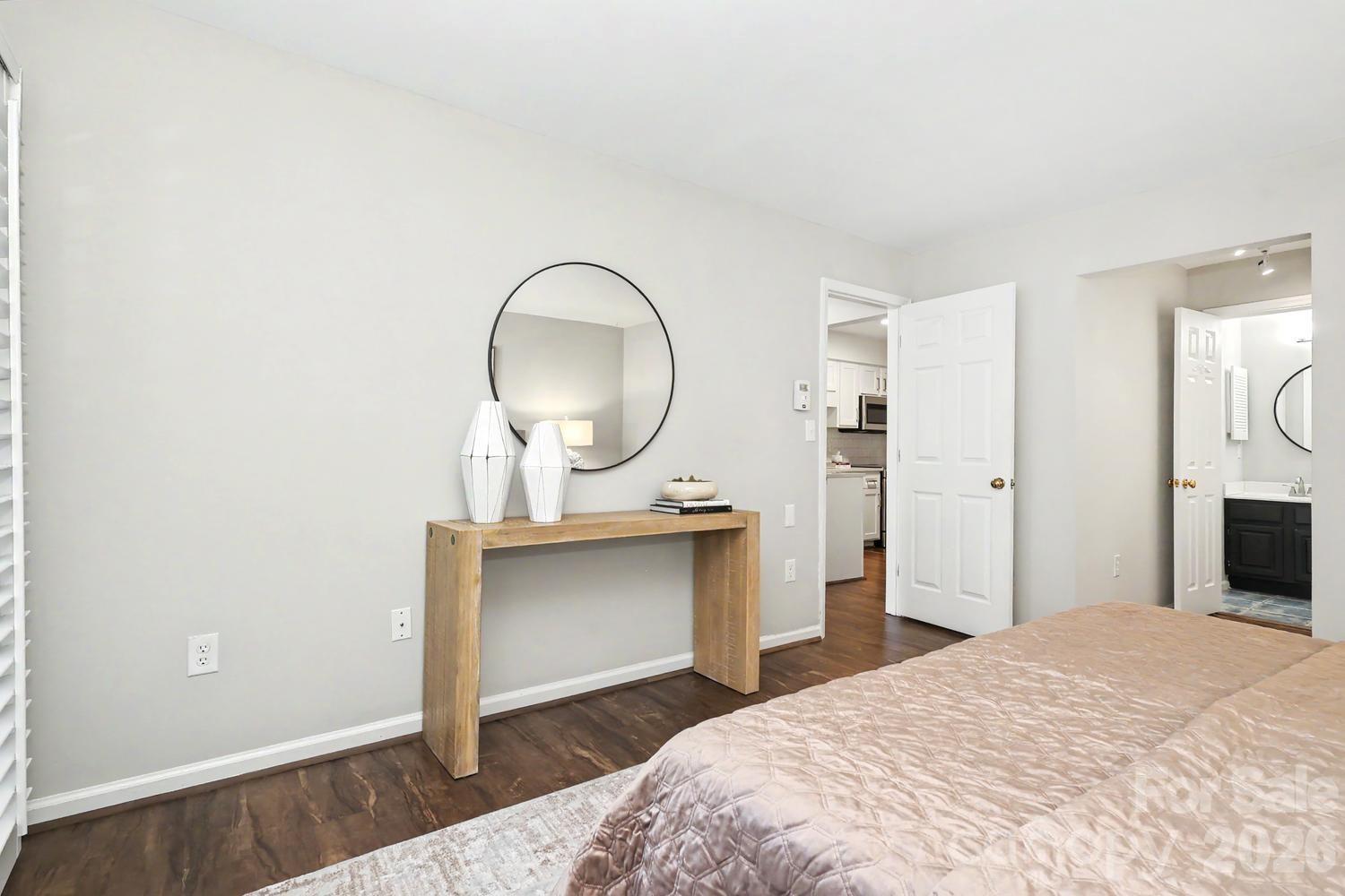 5009 Sharon Road #I — Charlotte