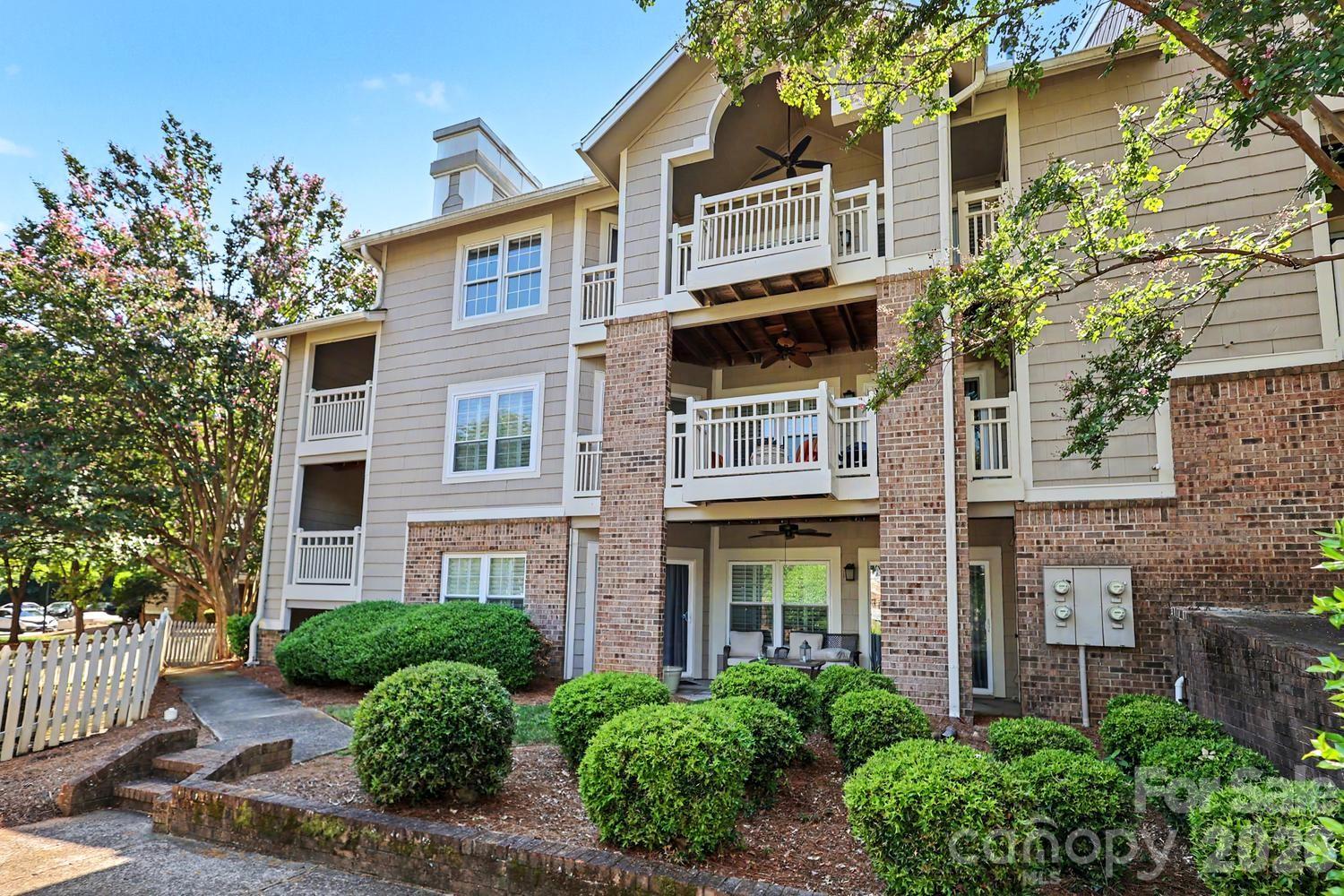 5009 Sharon Road #I — Charlotte