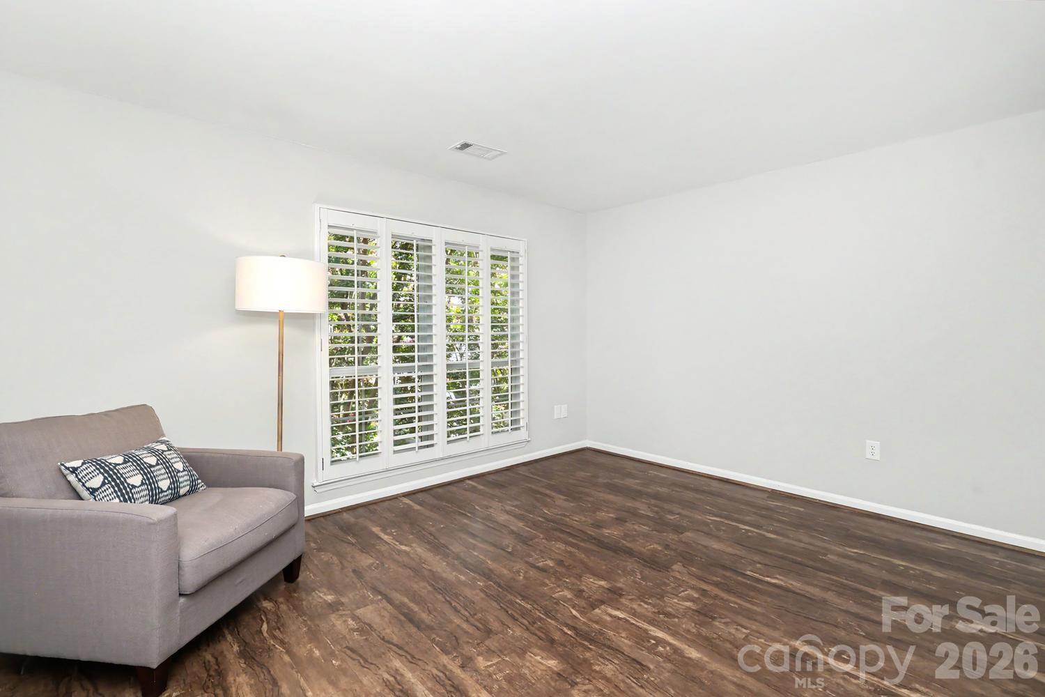 5009 Sharon Road #I — Charlotte