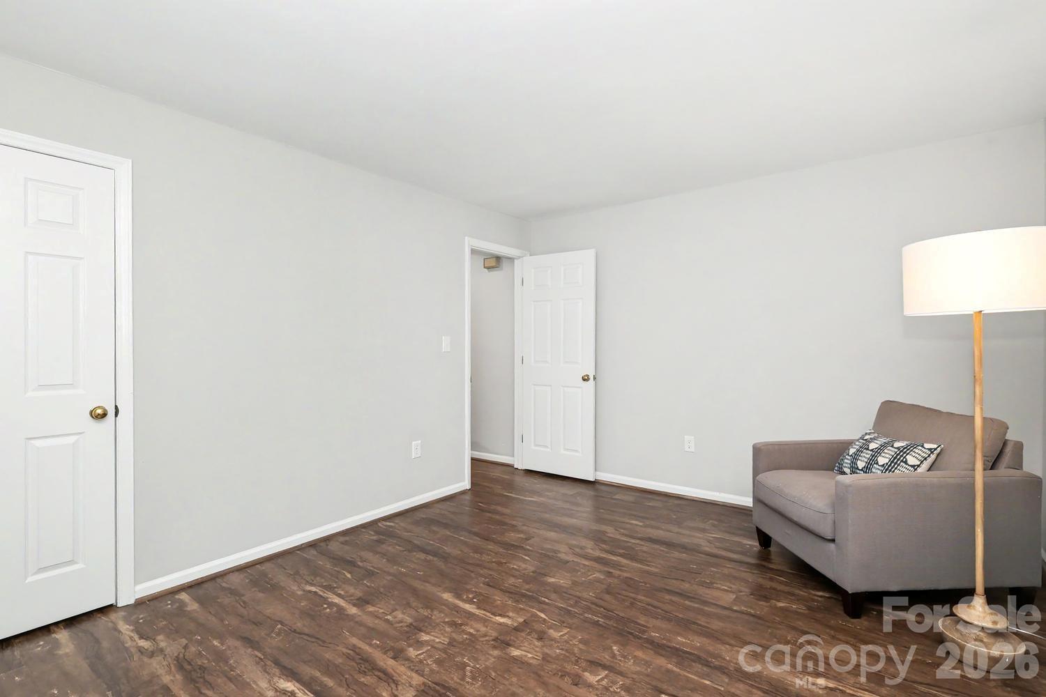 5009 Sharon Road #I — Charlotte