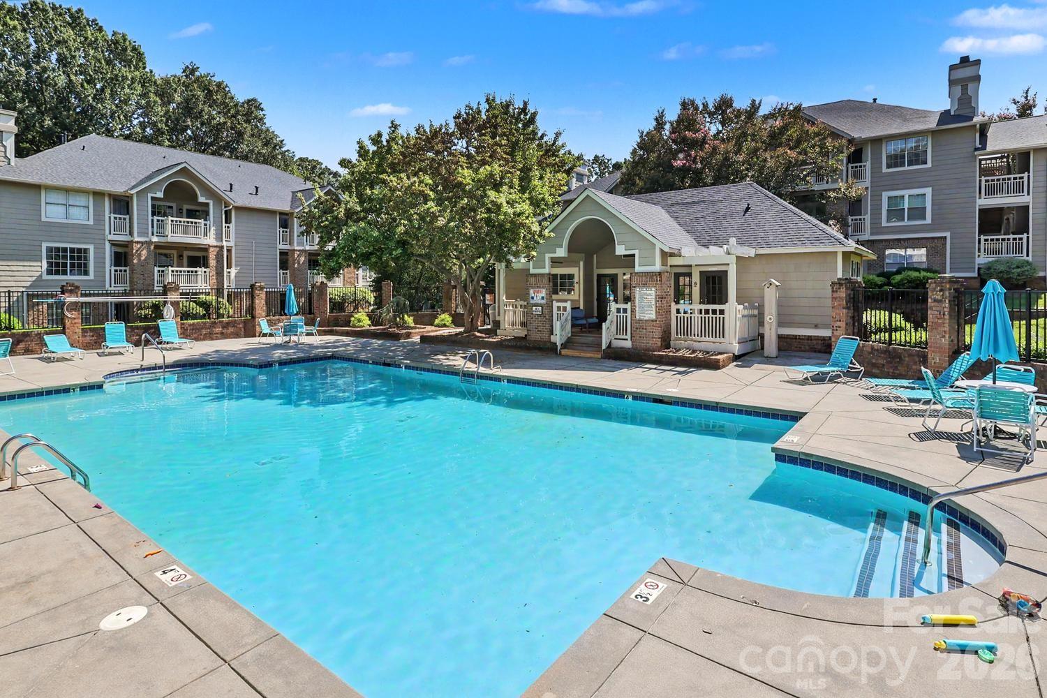 5009 Sharon Road #I — Charlotte
