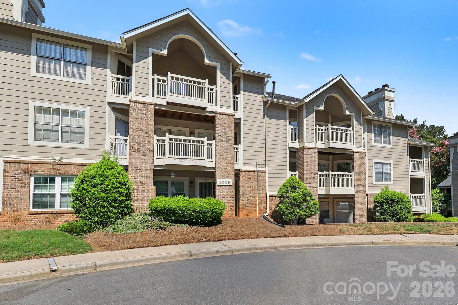 5009 Sharon Road #I — Charlotte