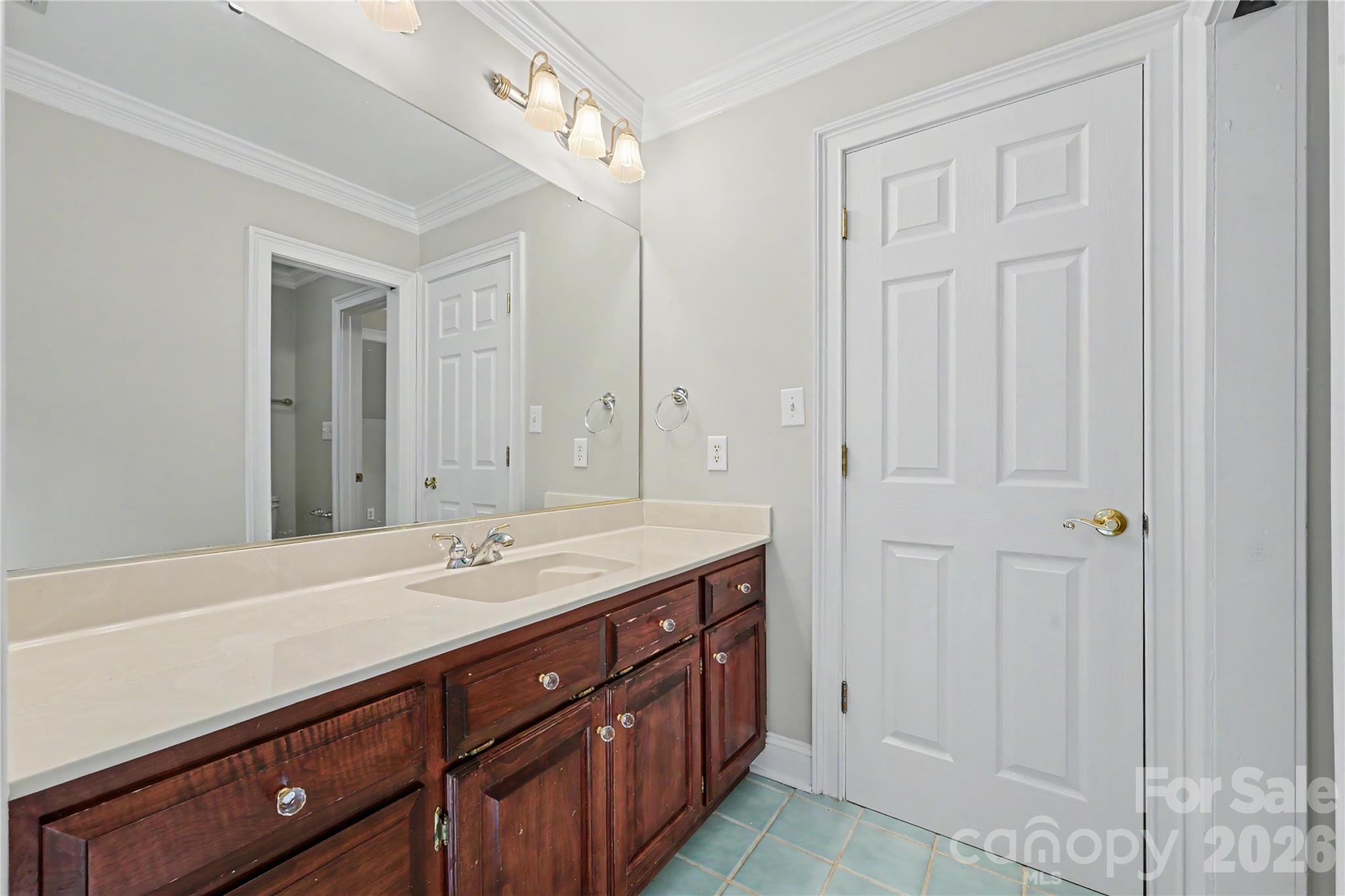 165 Futrell Landing — New London